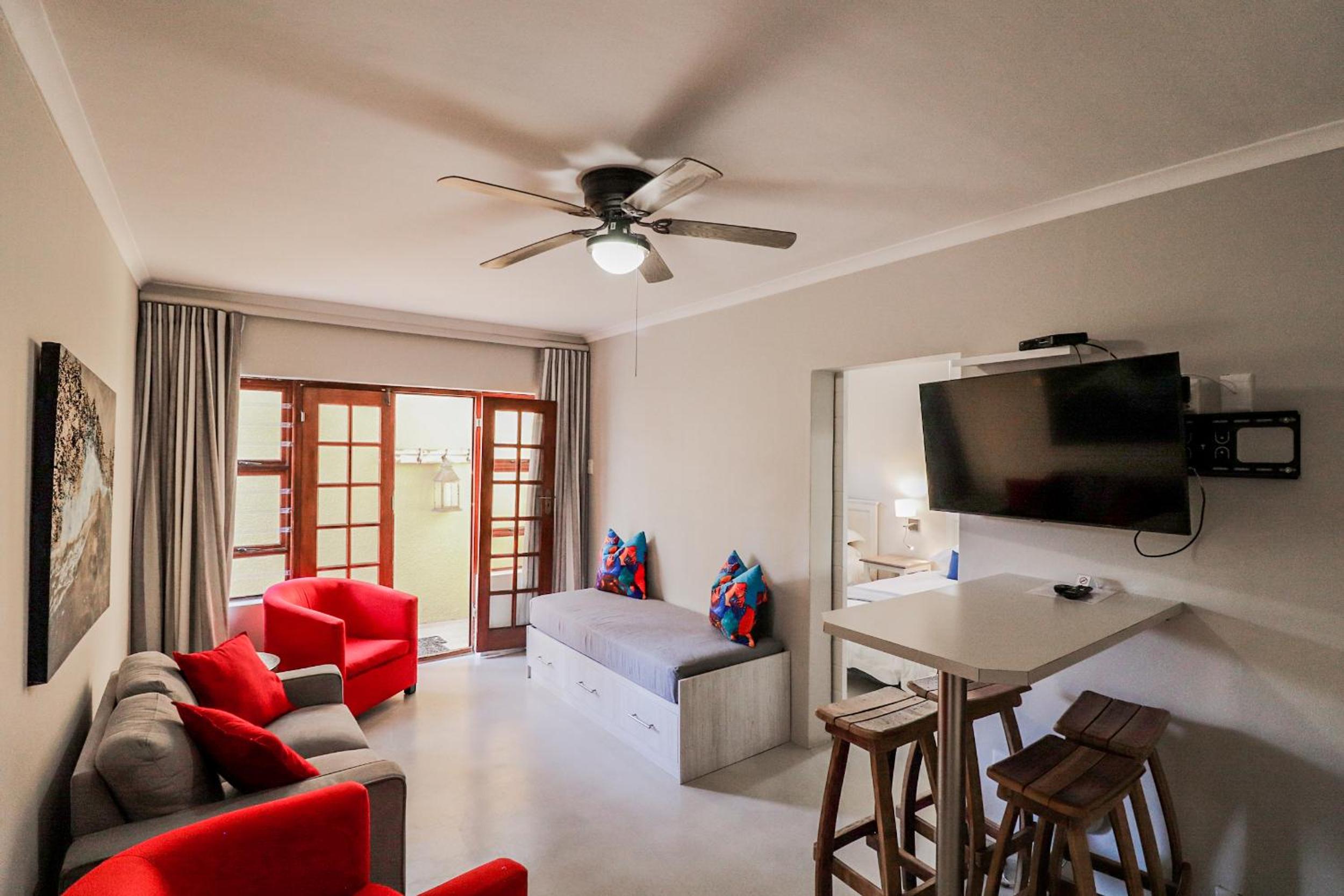 Deluxe Two-Bedroom Family Suite - Photo 1