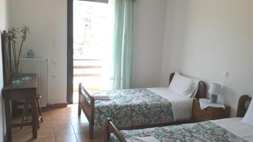 Three-Bedroom House photo 3