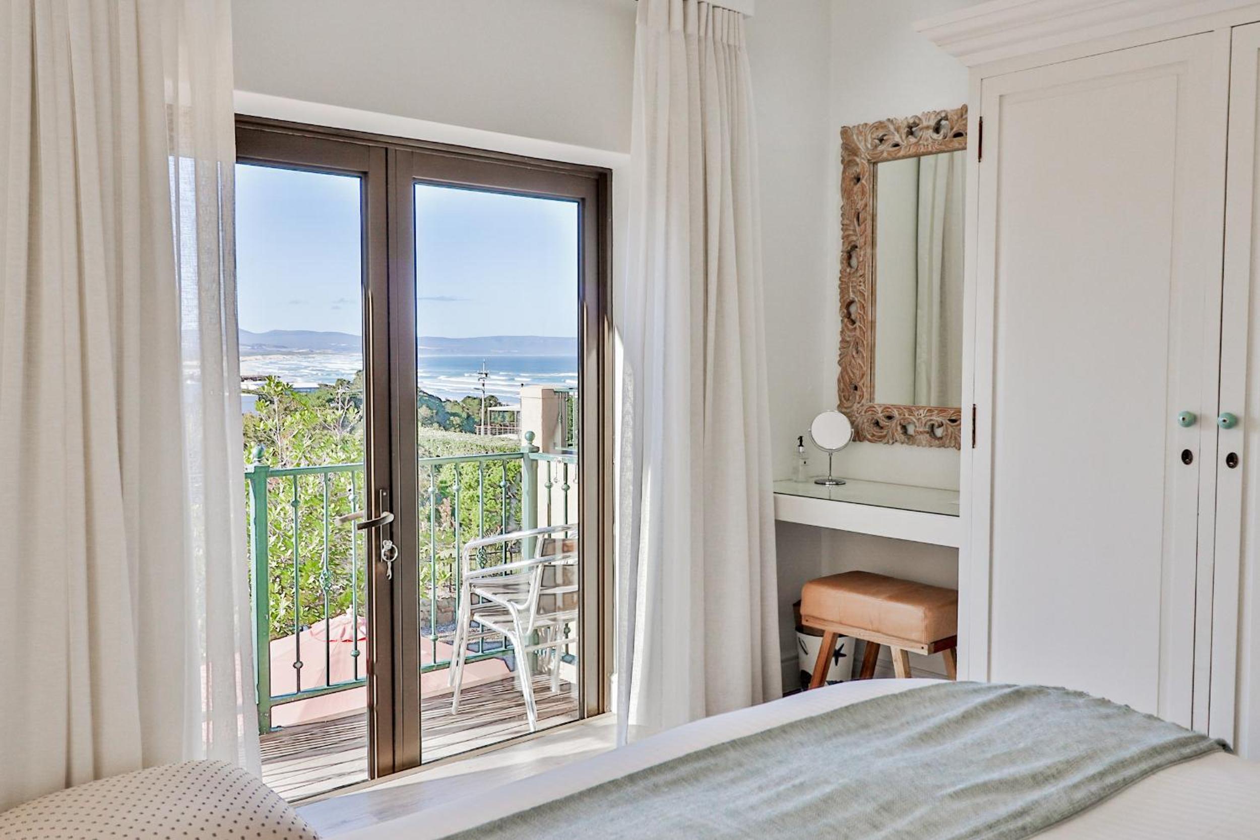Luxury Sea & Mountain View Suite  - Photo 2