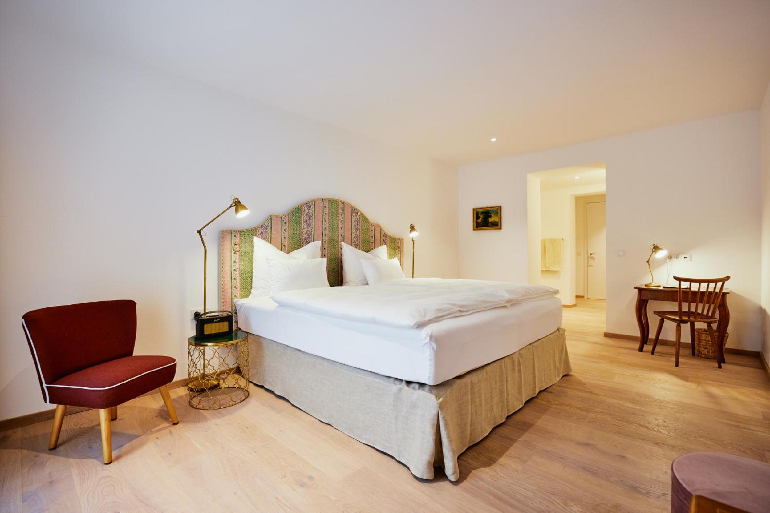Urban King Room
