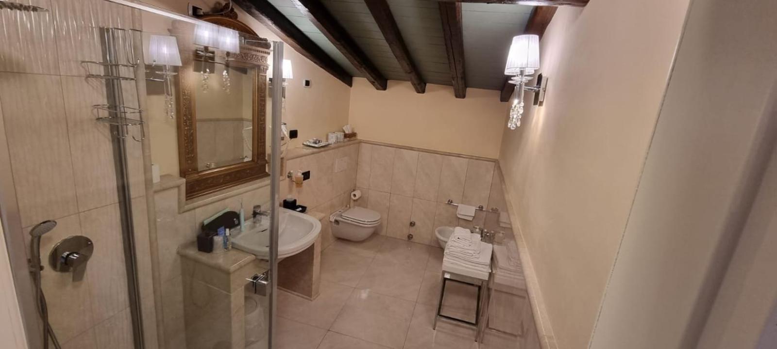 Double or Twin Room with Garden View - Photo 5