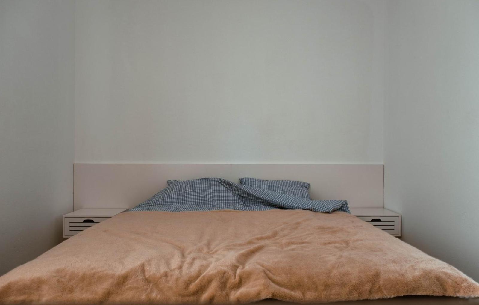 One-Bedroom Apartment - Photo 6