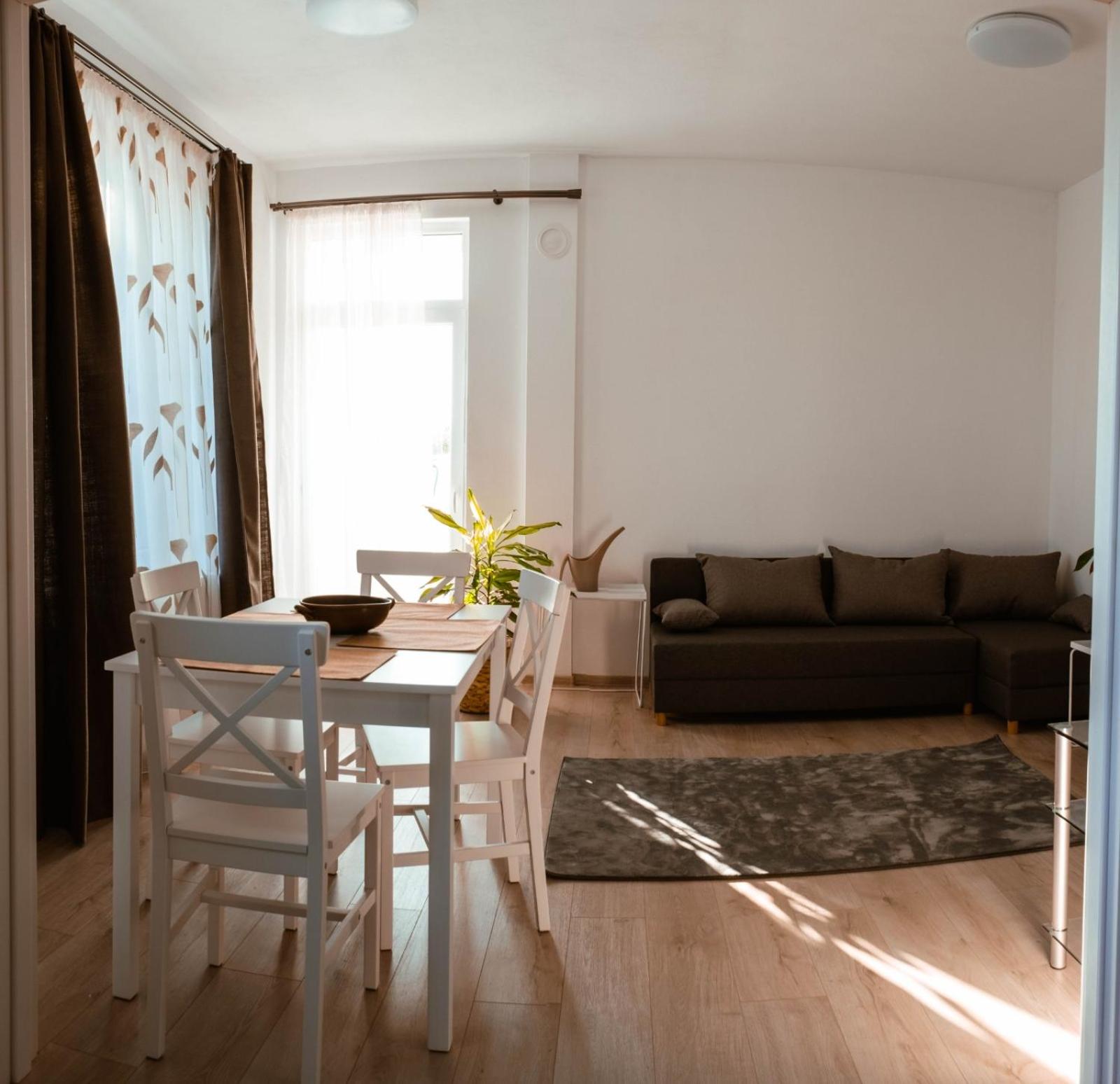 One-Bedroom Apartment - Photo 17