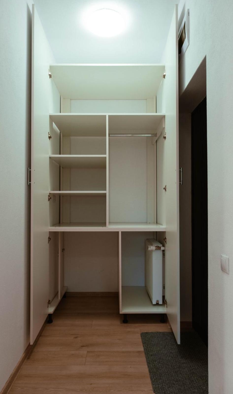 One-Bedroom Apartment - Photo 12
