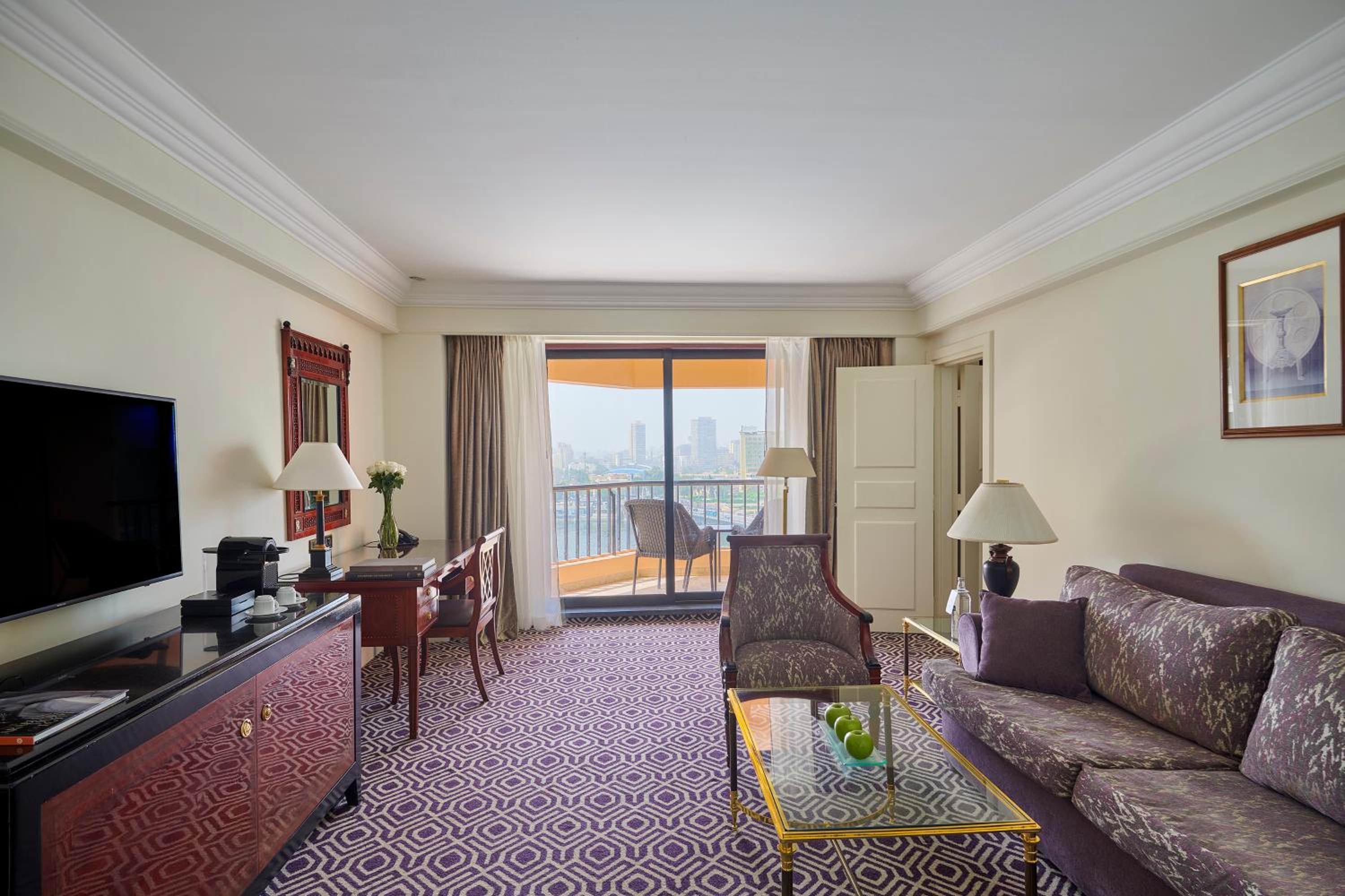 Classic Room, 1 King Bed, City View (High Floor)