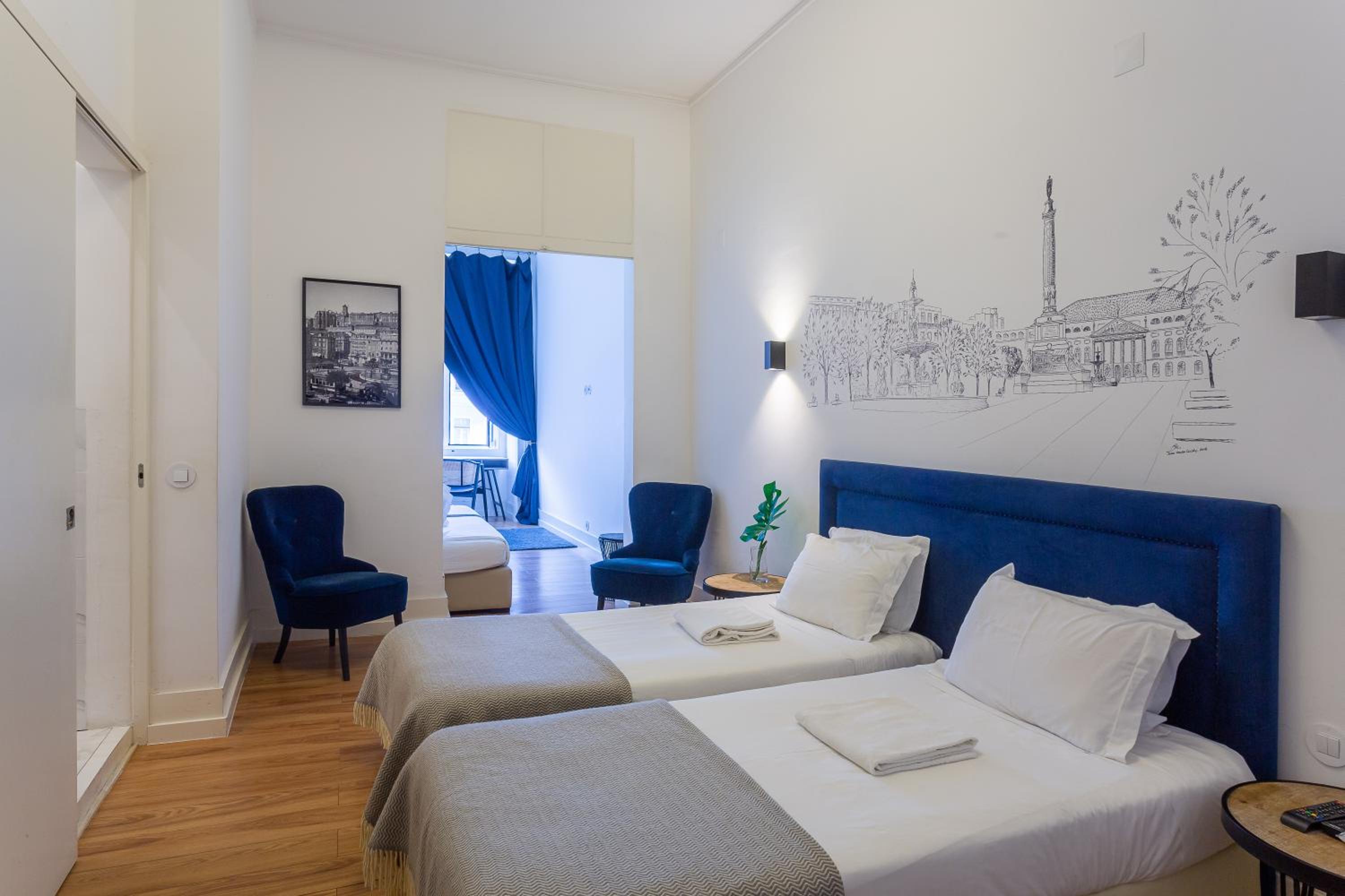 Deluxe Triple Room with Private Bathroom photo 1