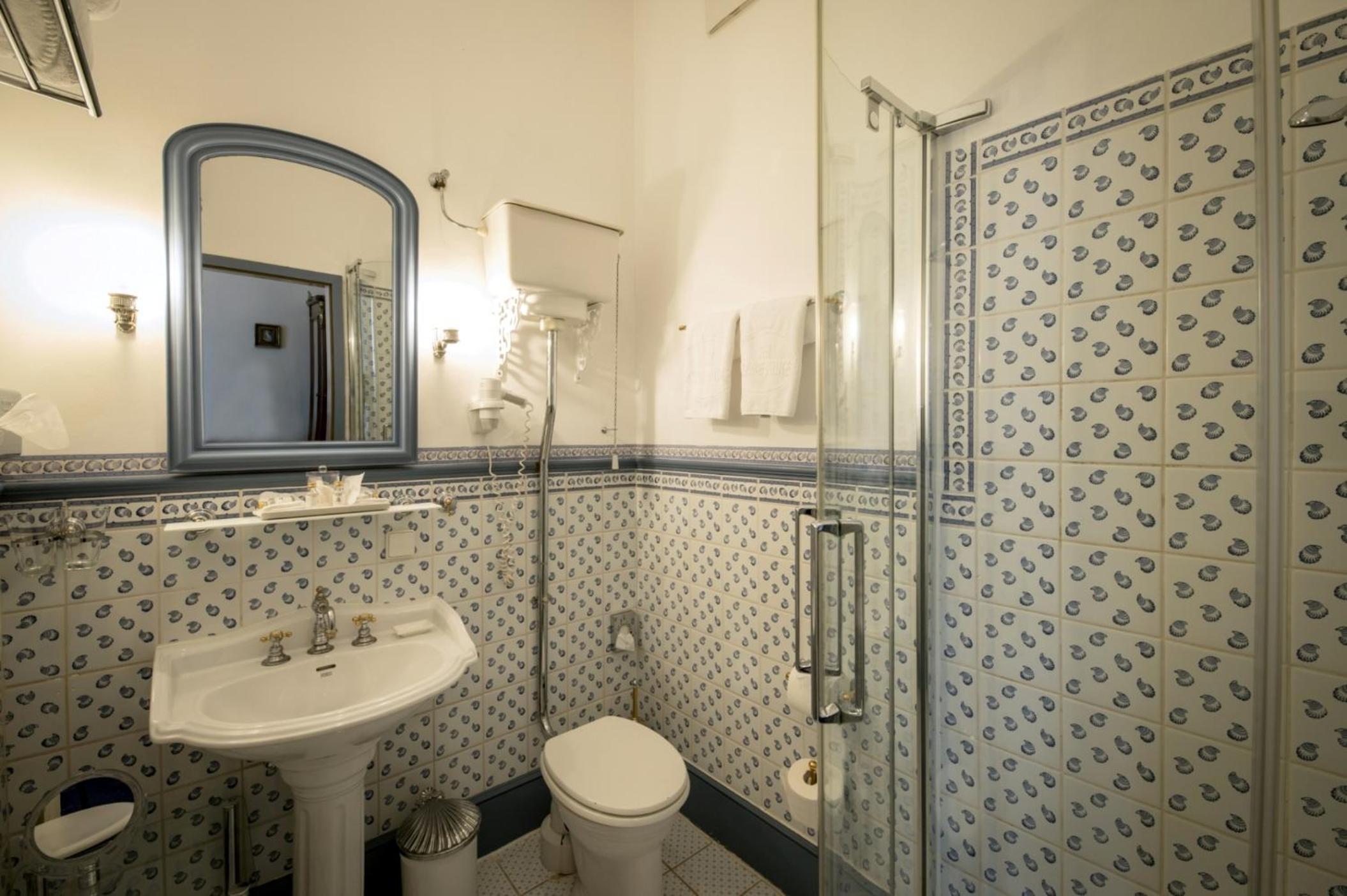 Superior Room - Photo 9