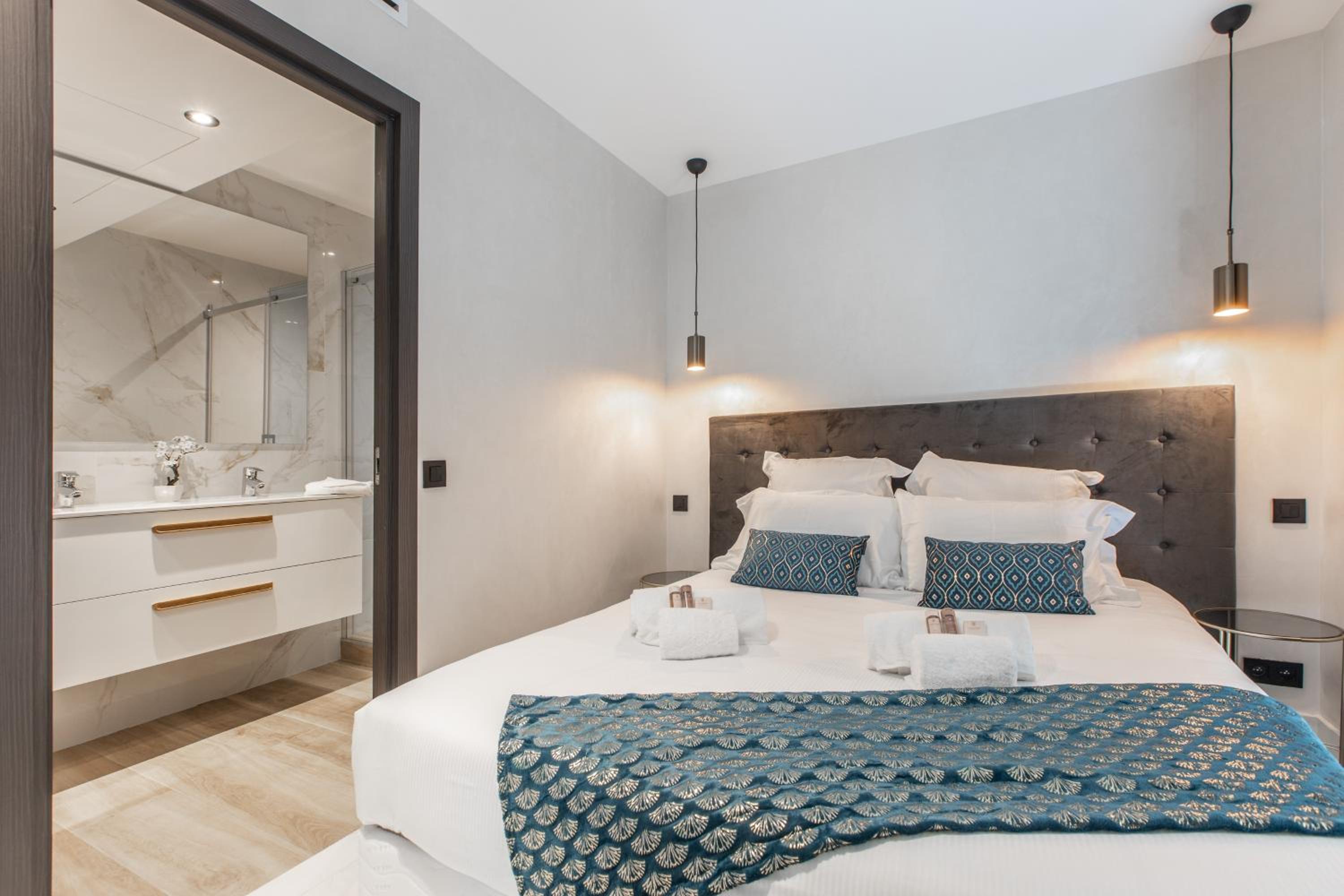 RUBIS - Four-Bedroom Apartment with balcony - Photo 4
