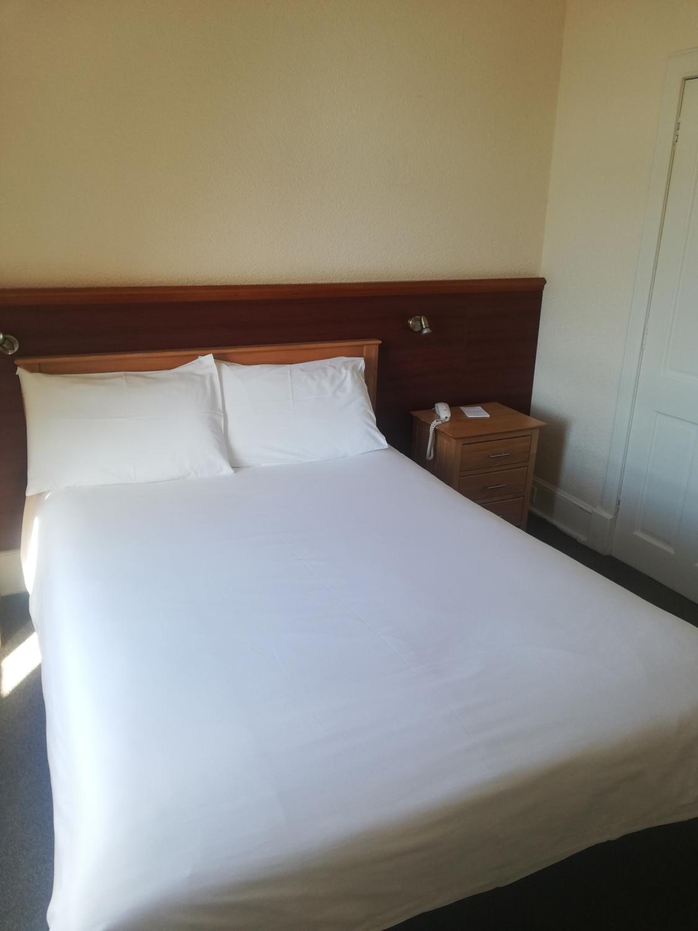 Economy Double Room photo 2