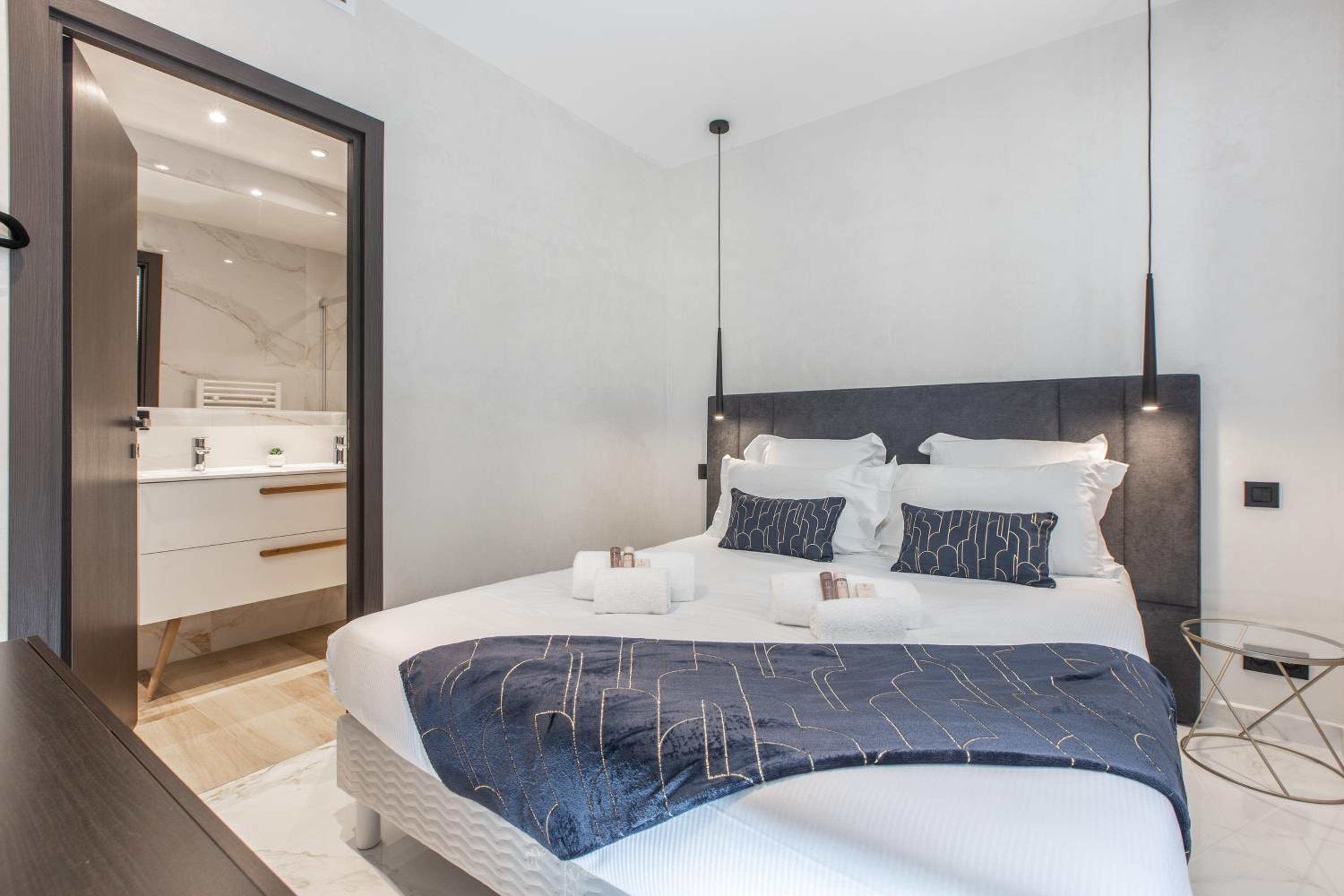 RUBIS - Four-Bedroom Apartment with balcony - Photo 9