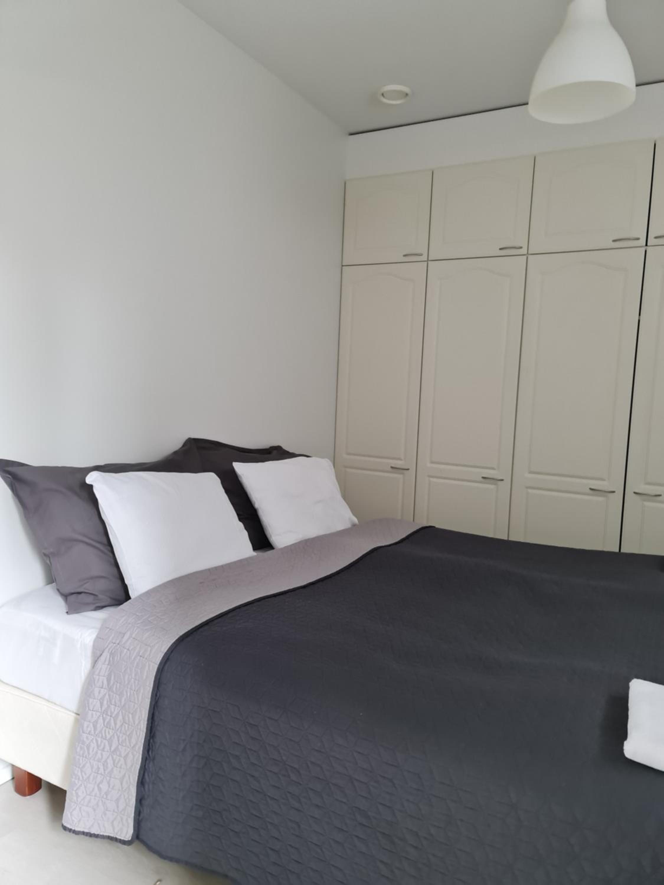 One-Bedroom Apartment - Photo 5