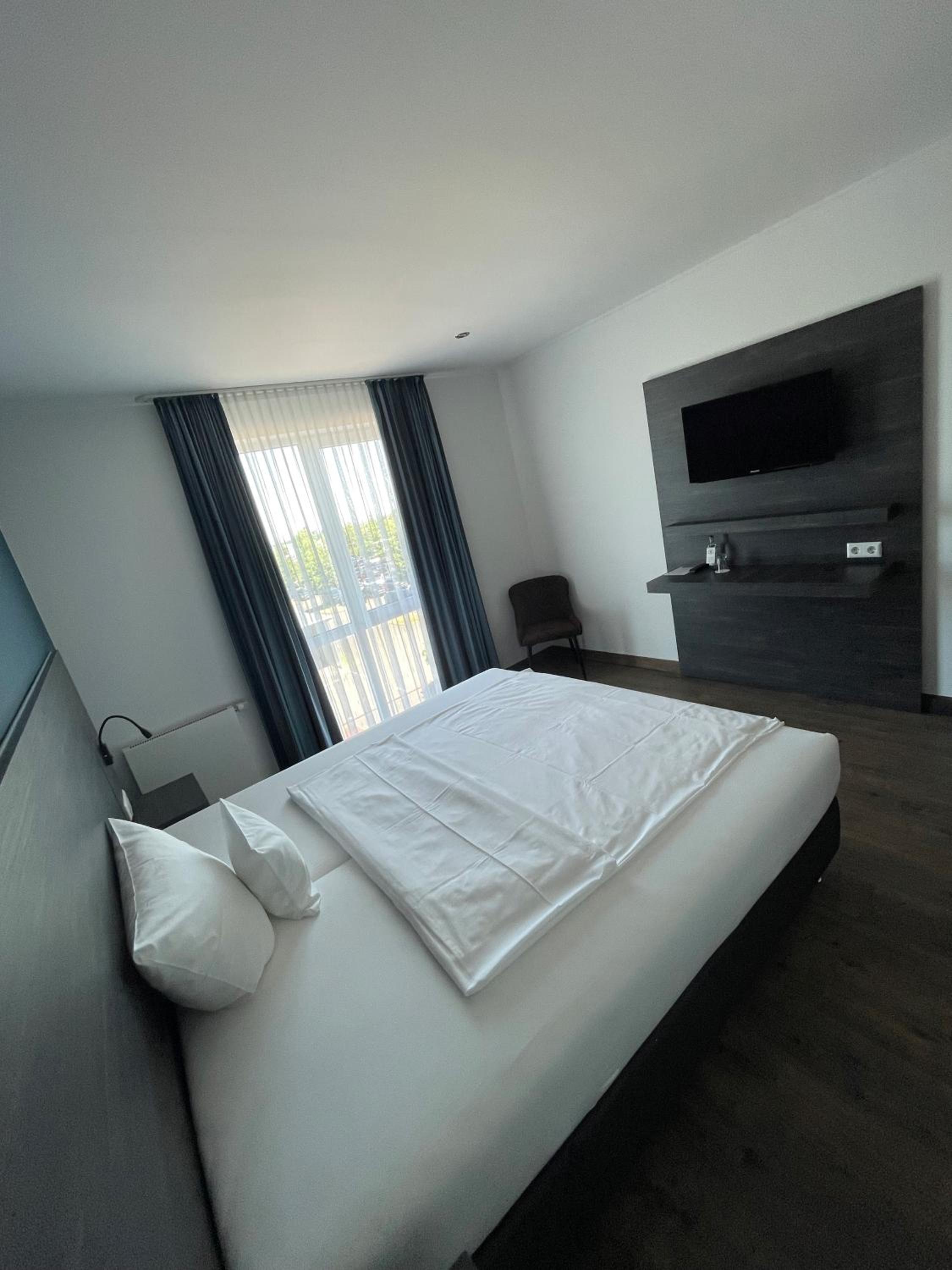 Double Room - Photo 4