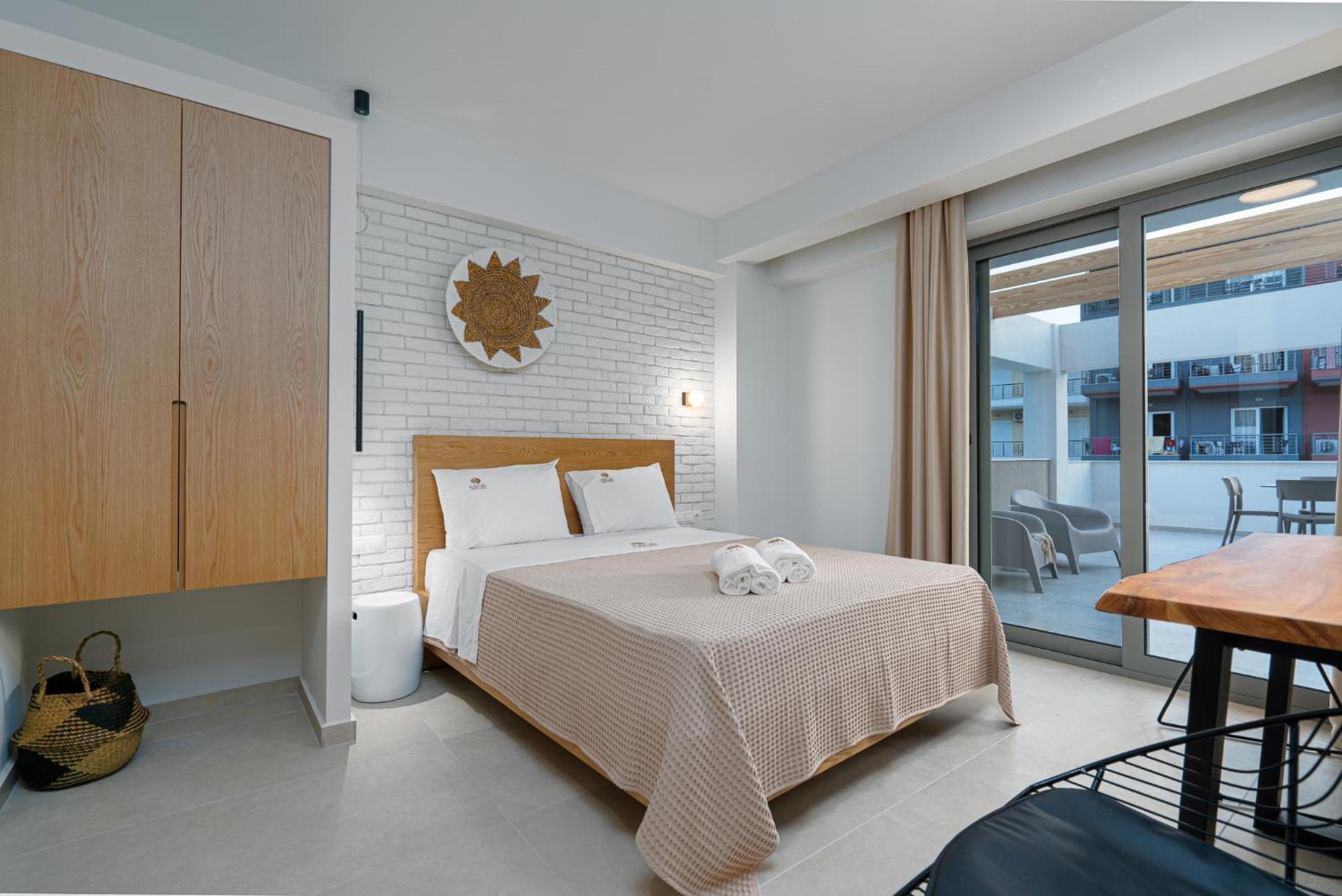 Standard Double Room - Photo 13
