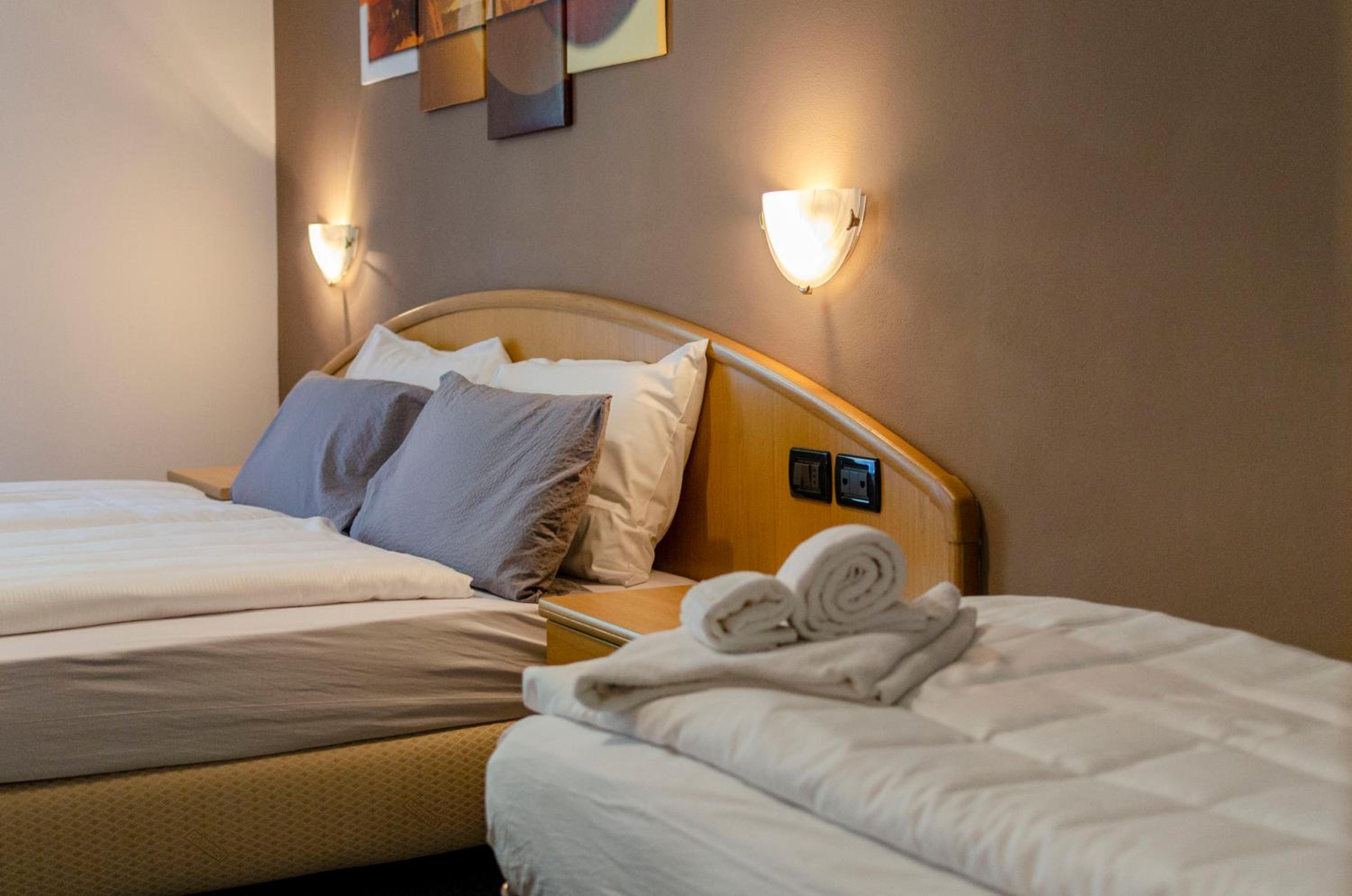 Classic Large Double Room - Photo 2