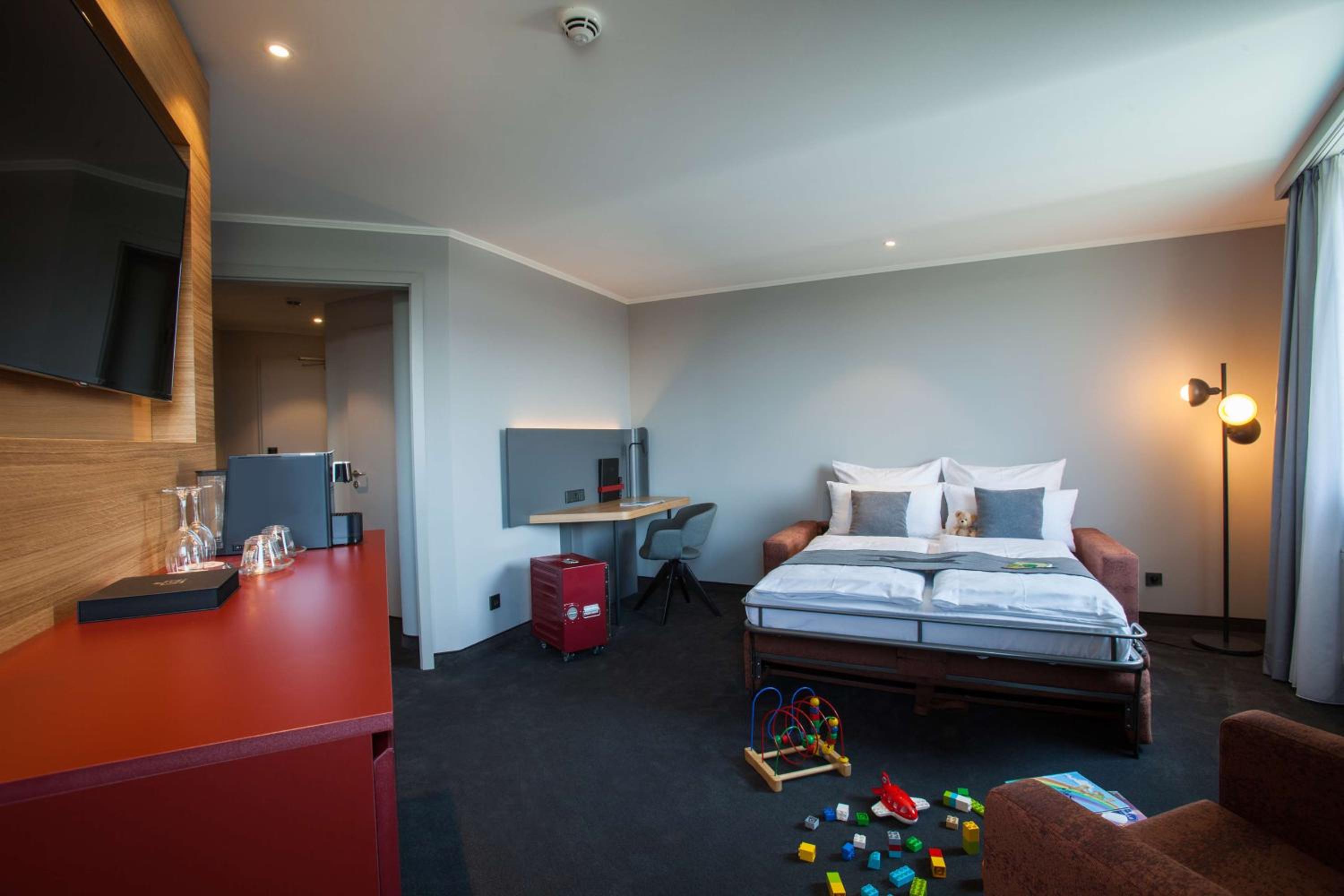Suite - Photo 3