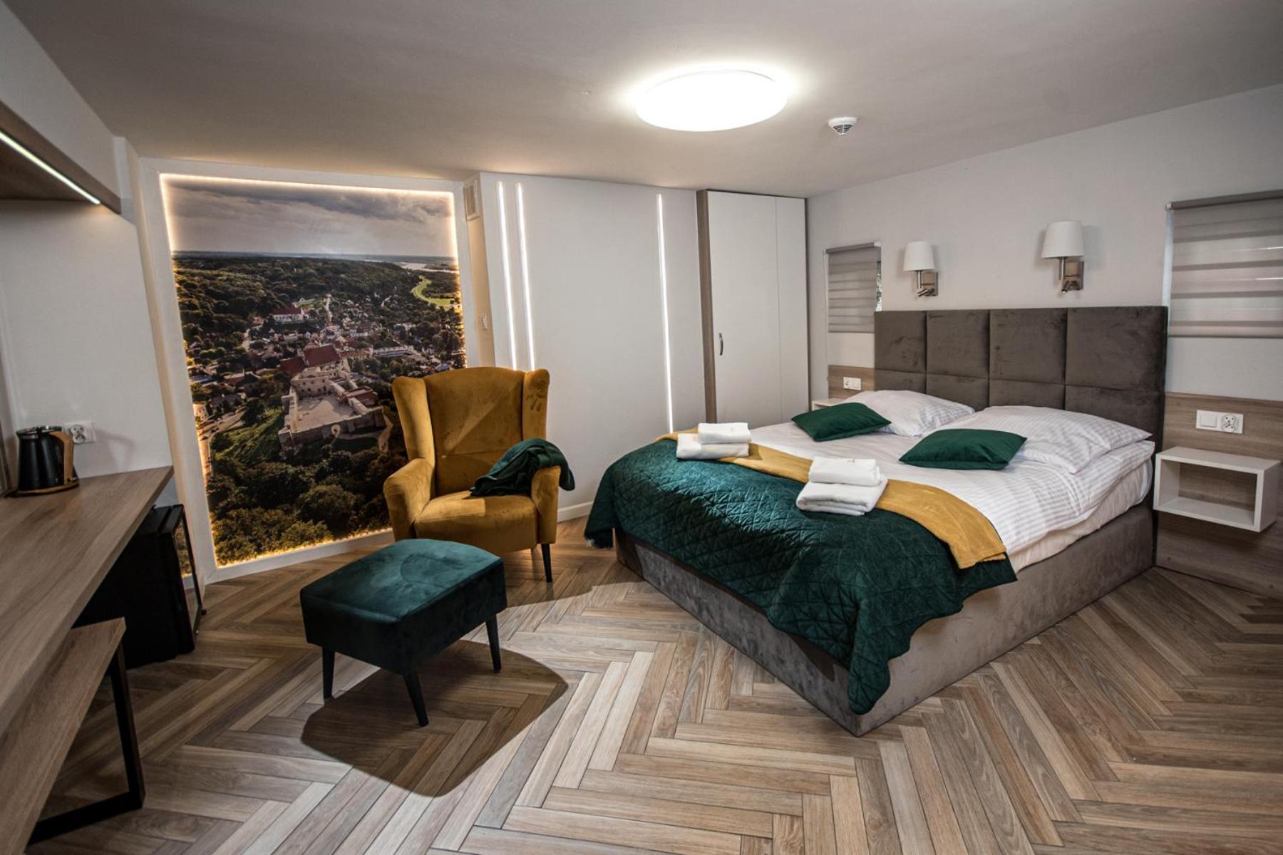 Double Room with Bathroom - Photo 2
