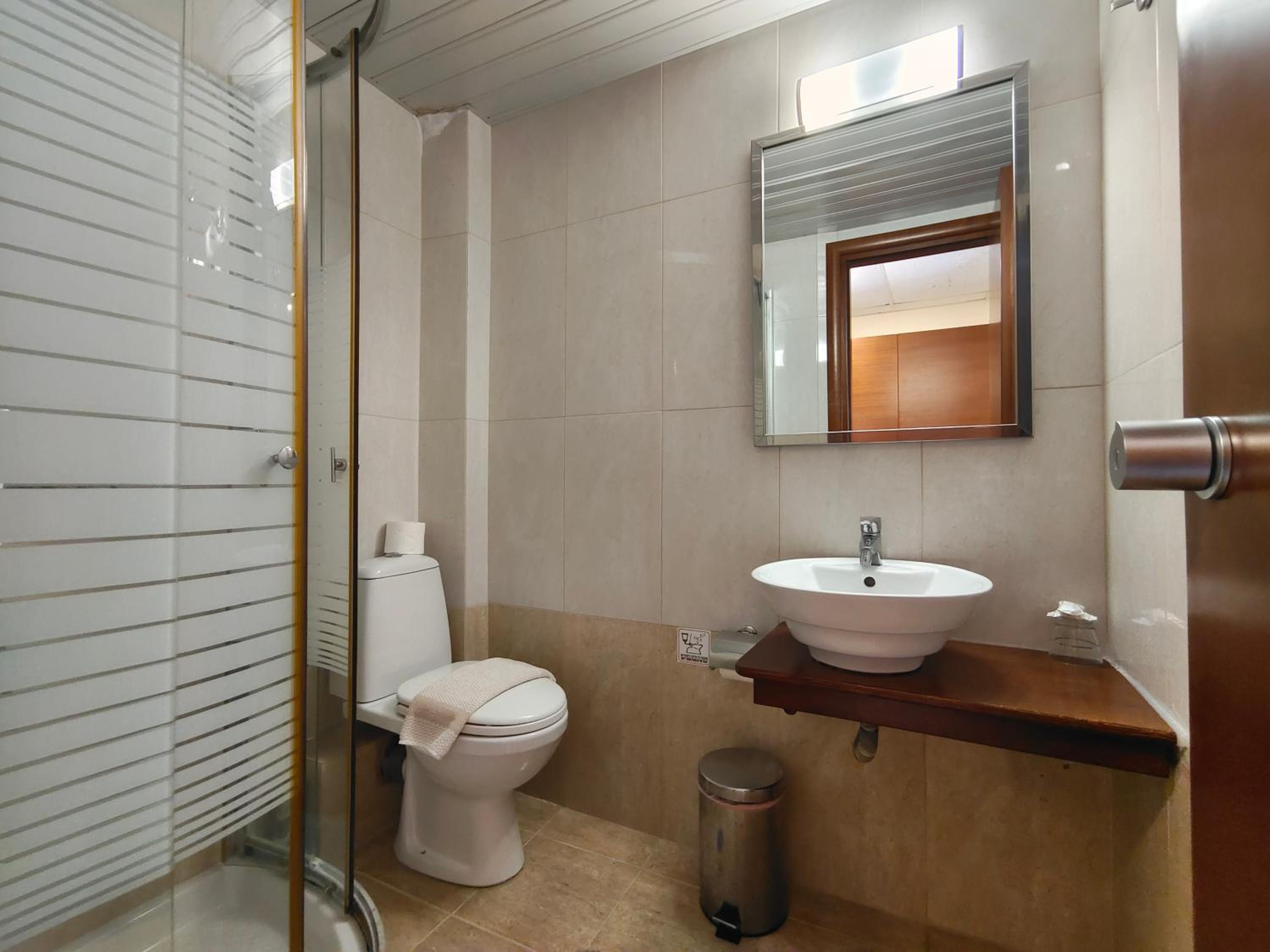 Double Room - Photo 2