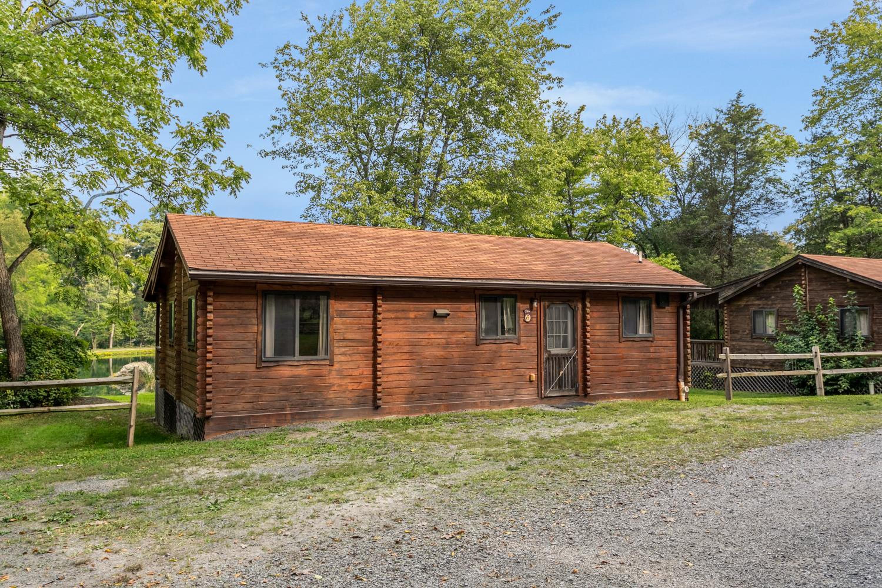 Three-Bedroom Deluxe Cottage photo 2