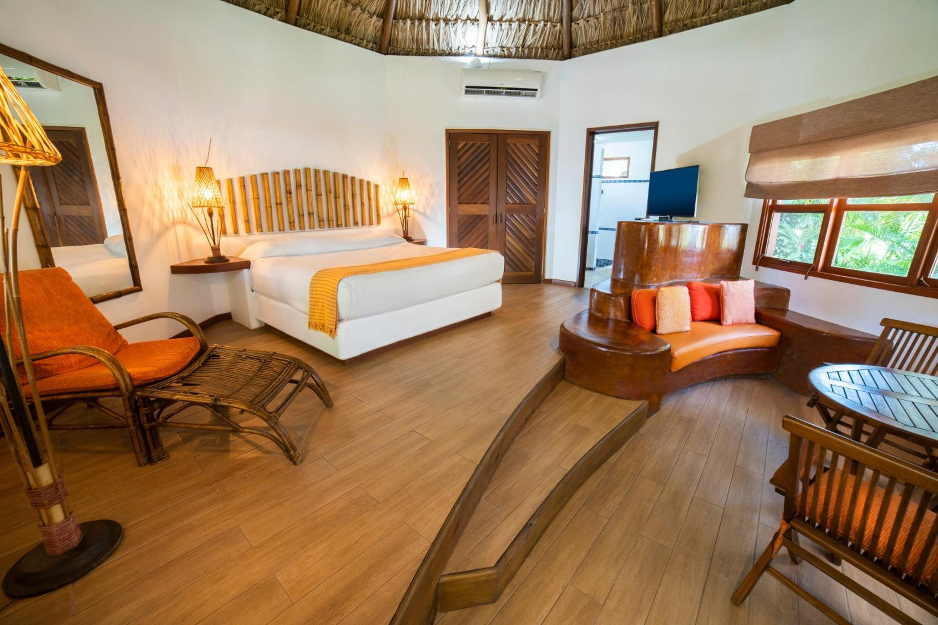 Deluxe King Suite