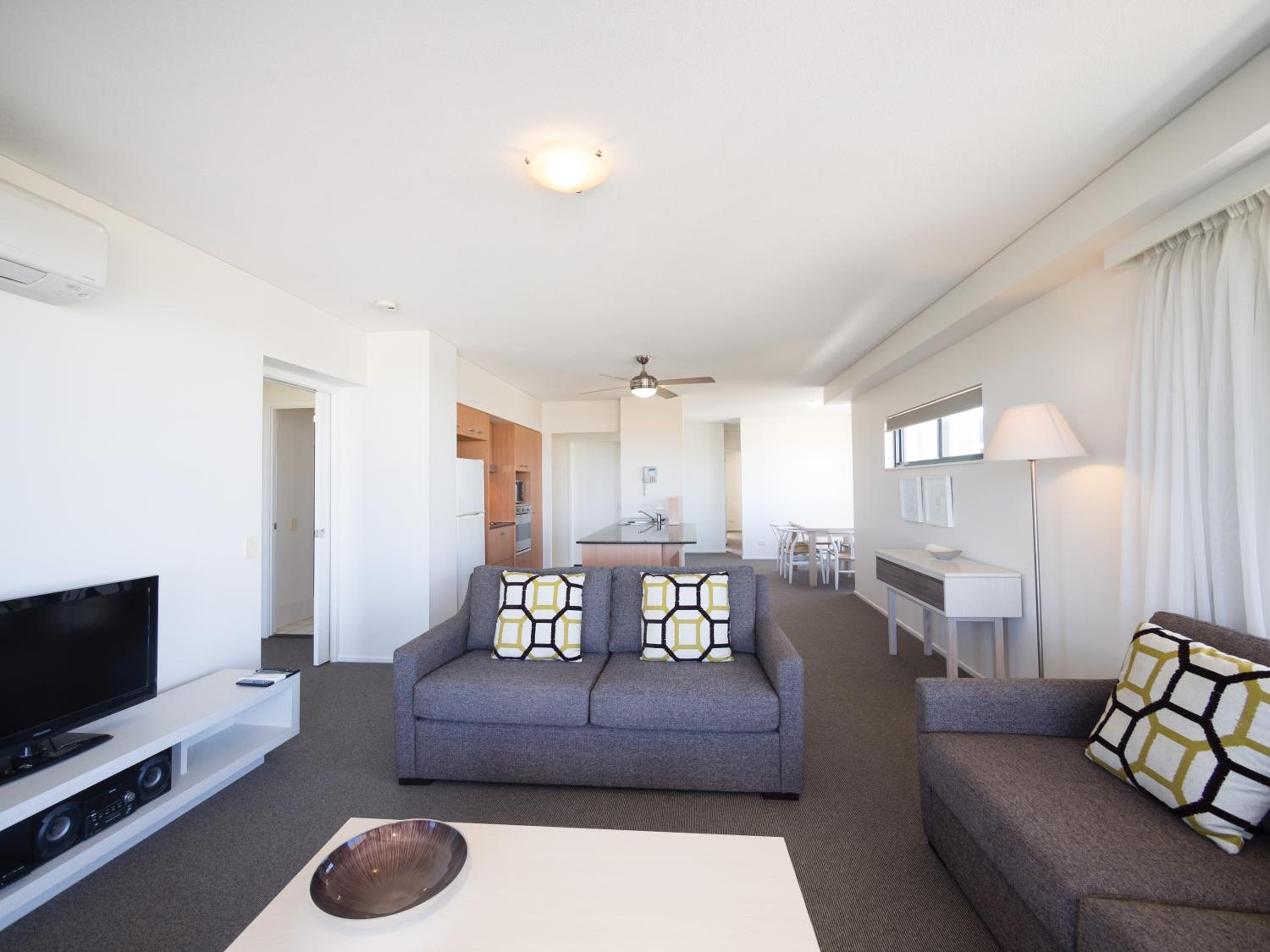 Three-Bedroom Apartment - Photo 6