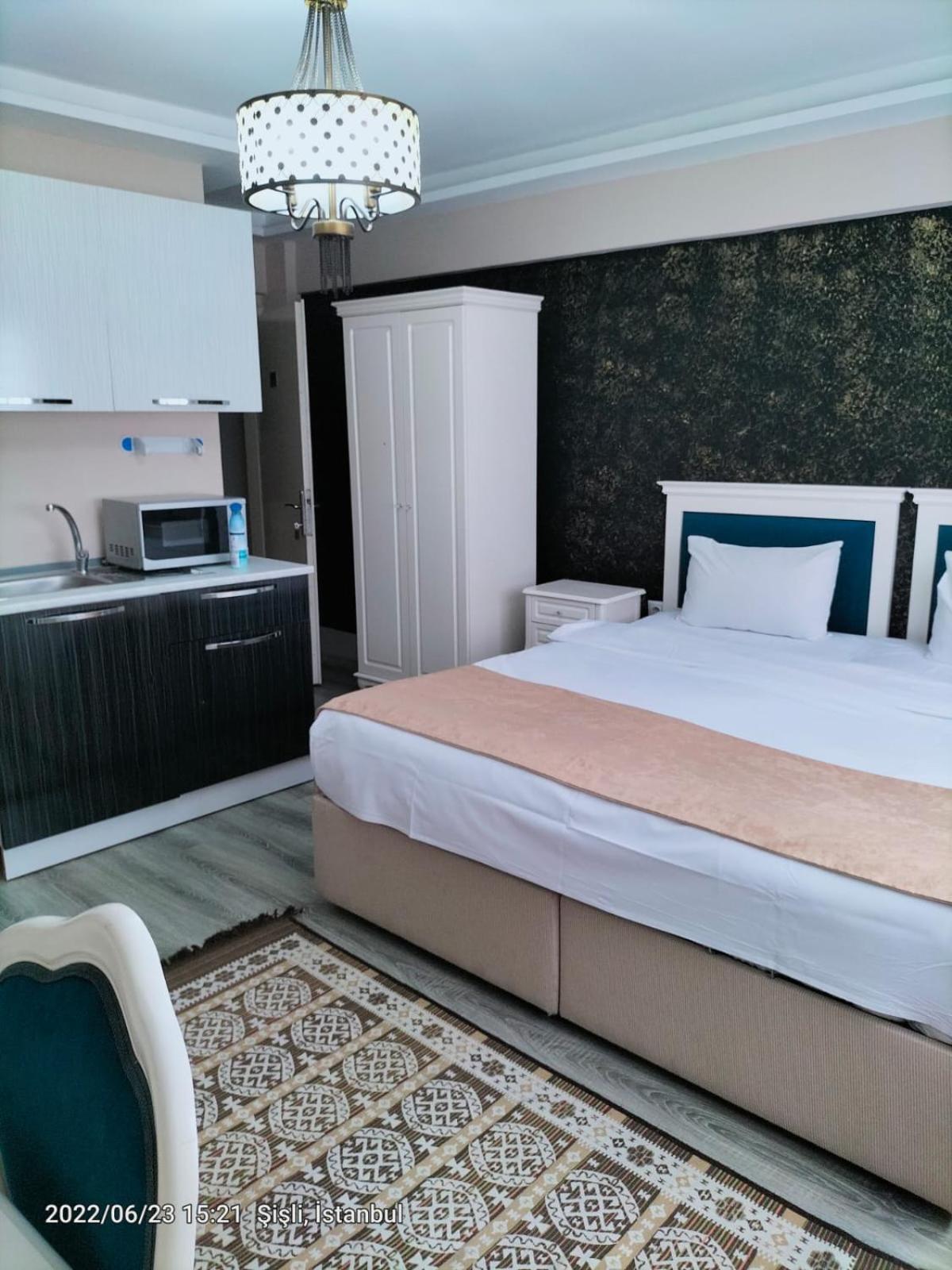 Deluxe Queen Room photo 3