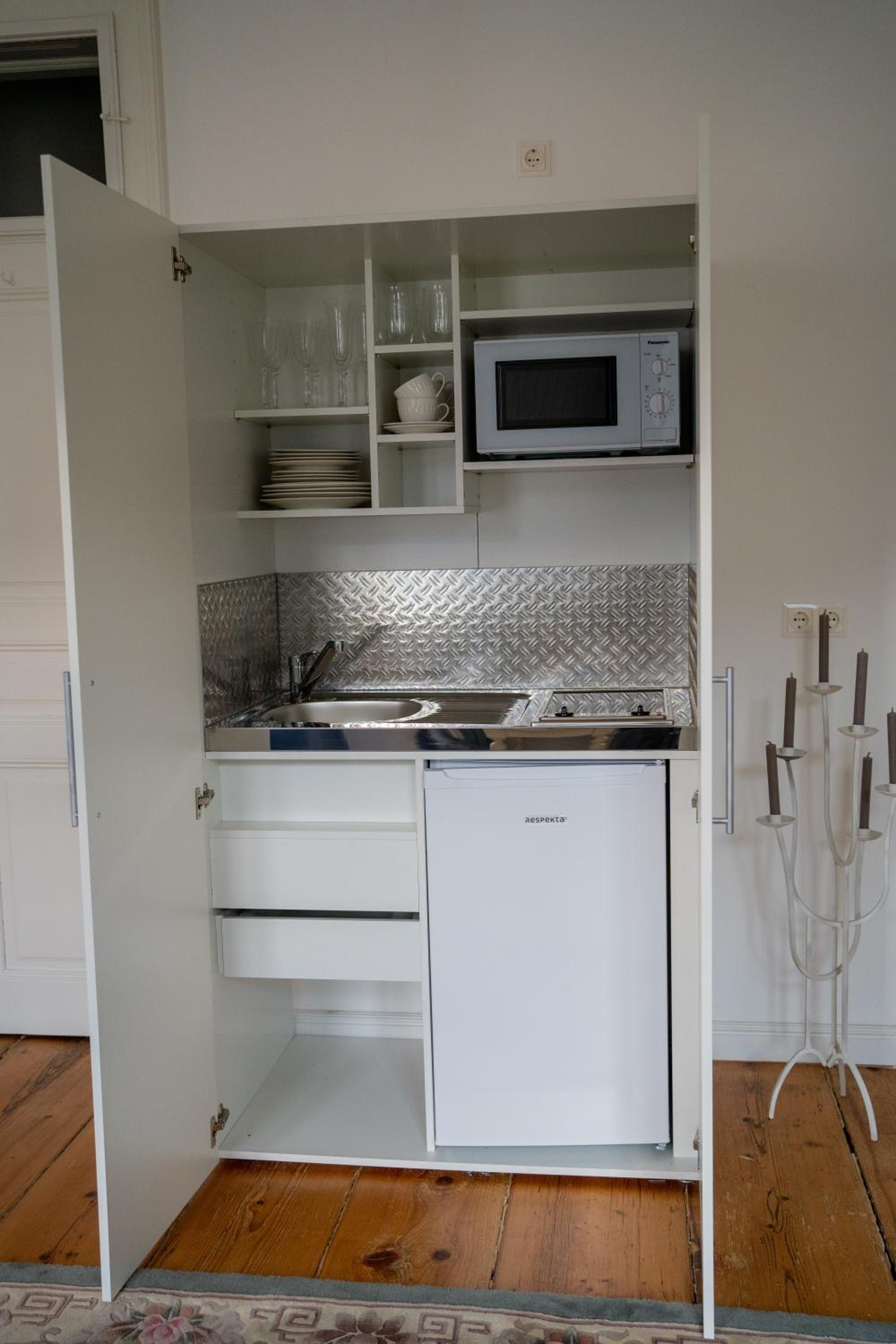 One-Bedroom Apartment - Photo 8