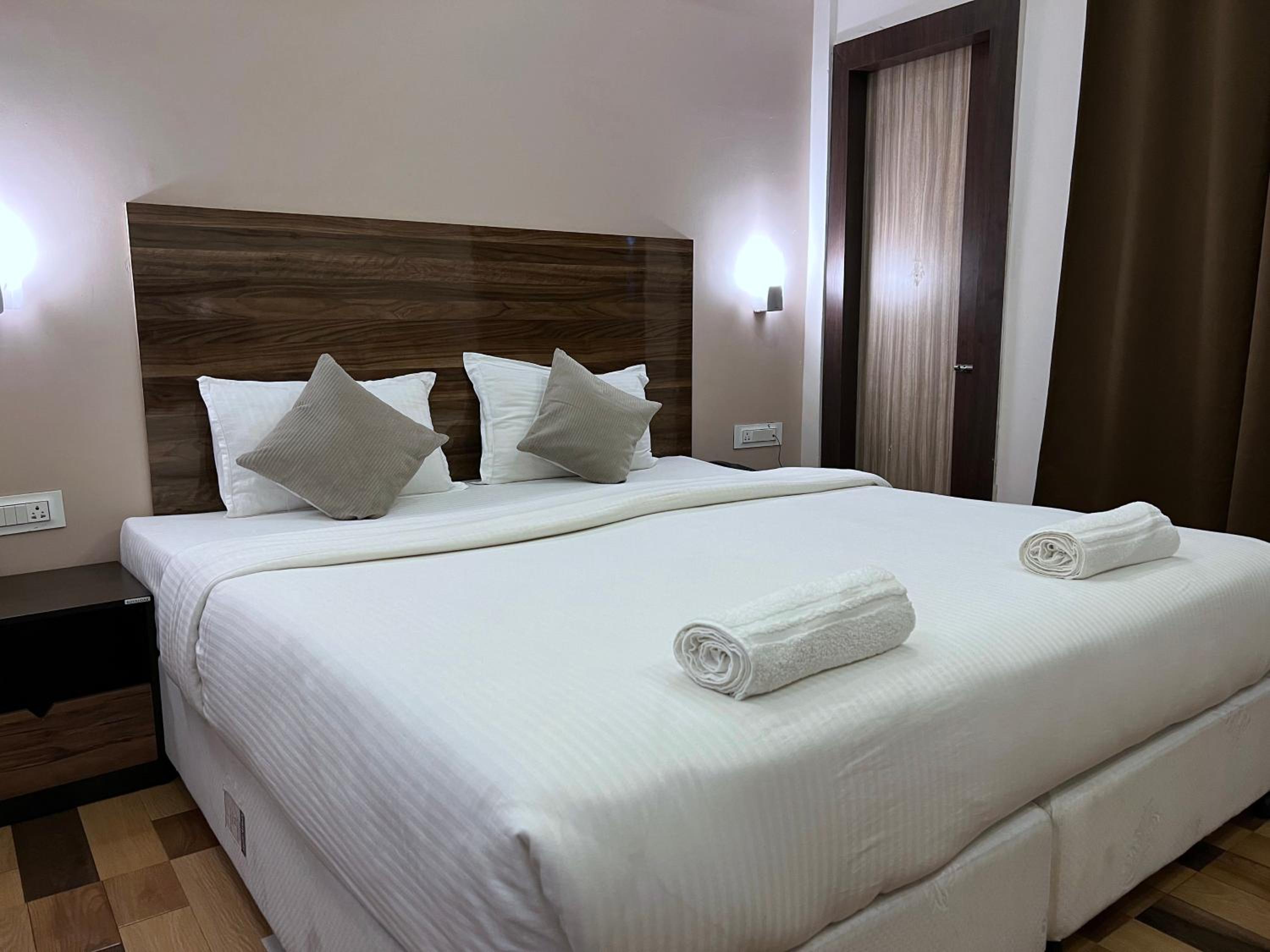 Deluxe Double Room - Photo 1
