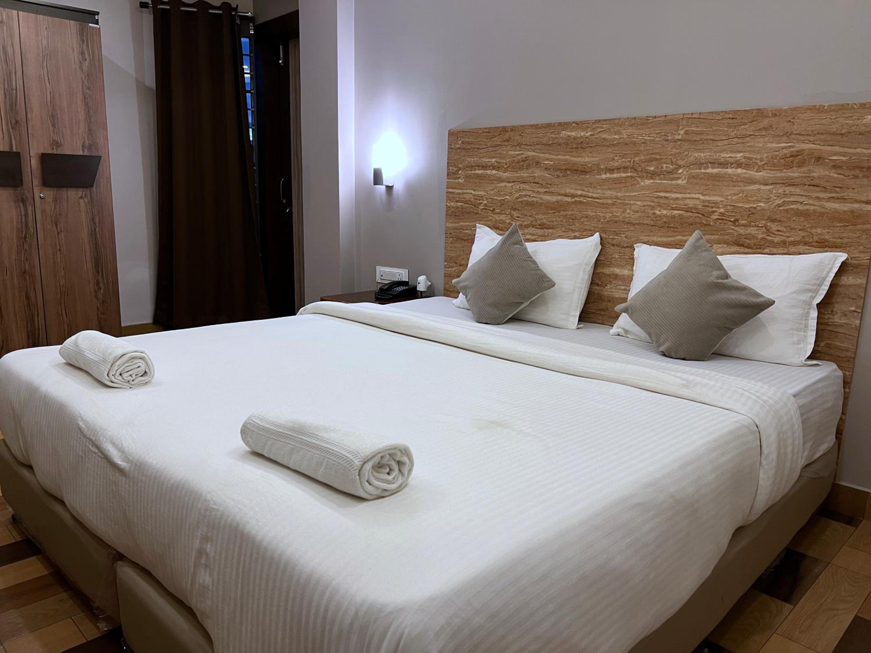 Standard Double Room - Photo 3