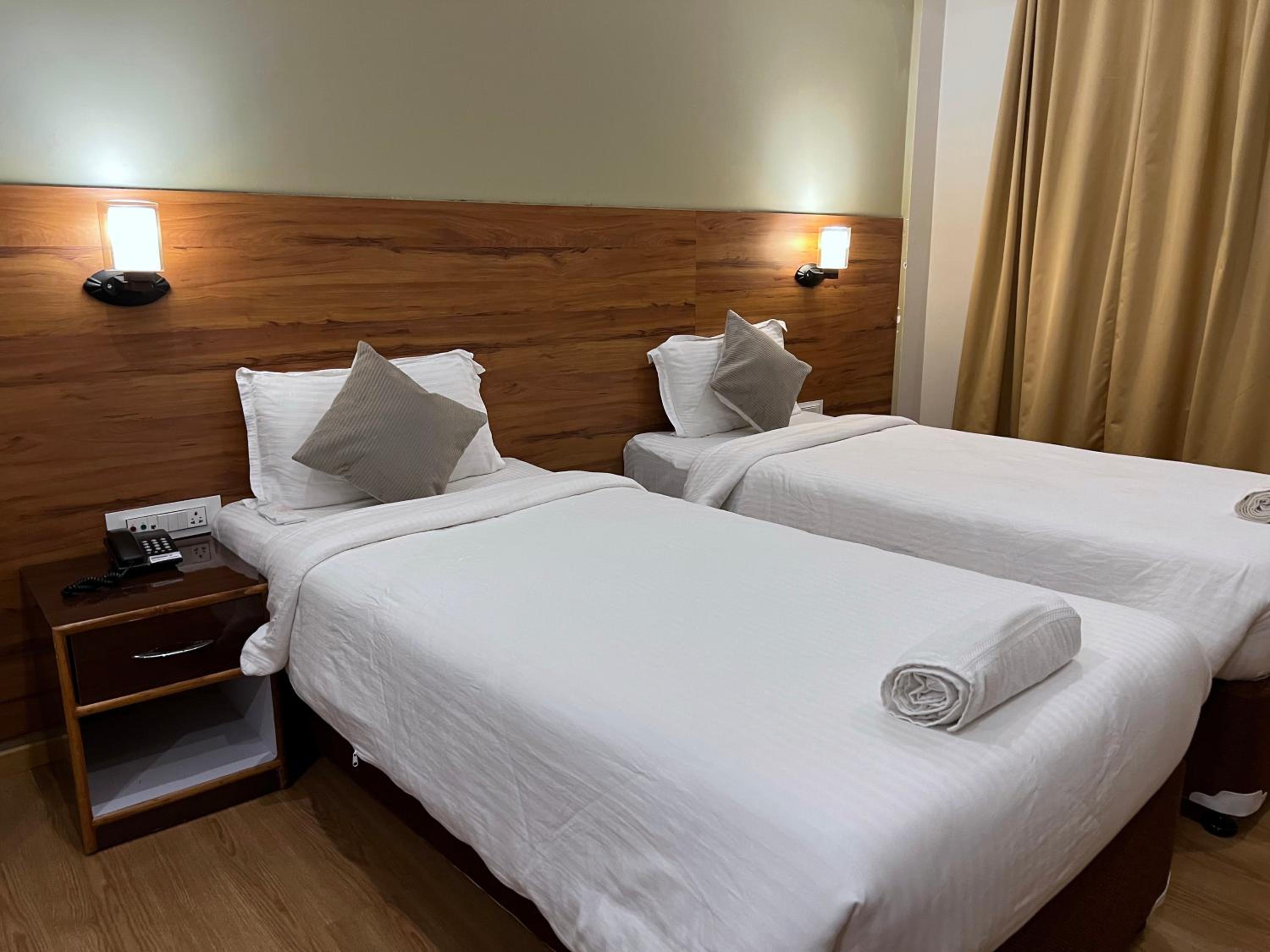 Deluxe Double or Twin Room - Photo 8