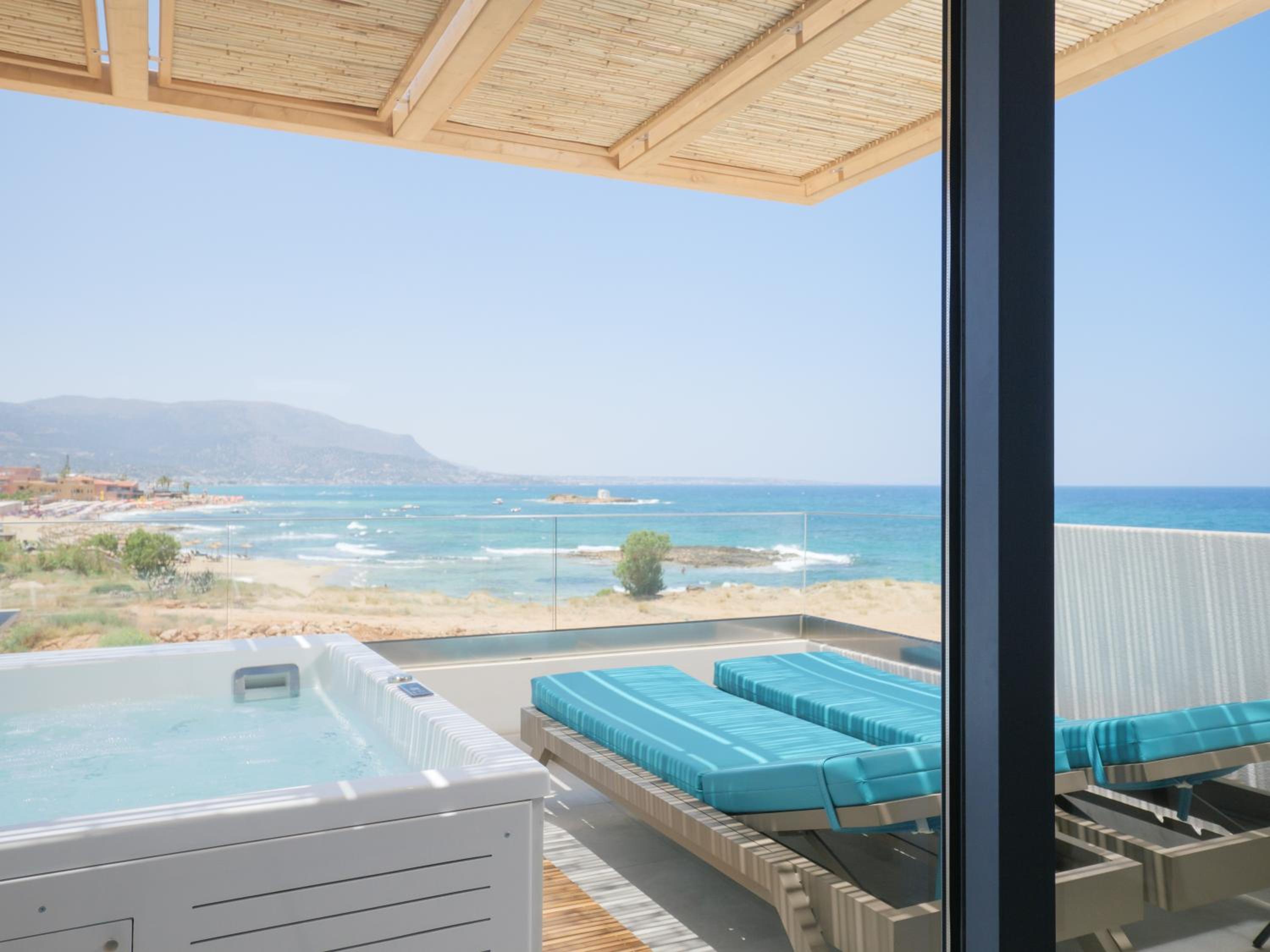 Suite with sea view and Jacuzzi - Photo 4