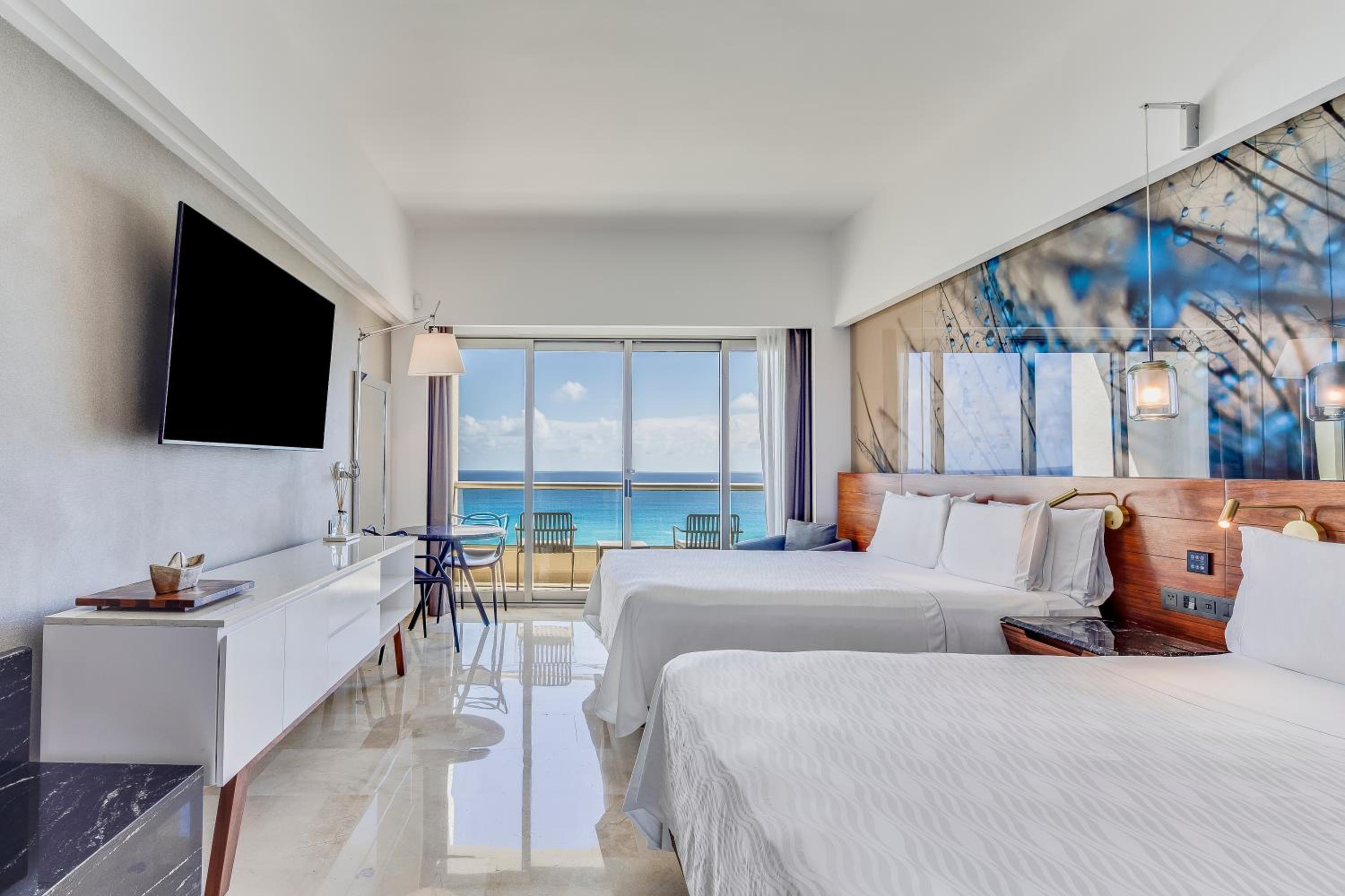 Premium Ocean View, 2 Double - Photo 1