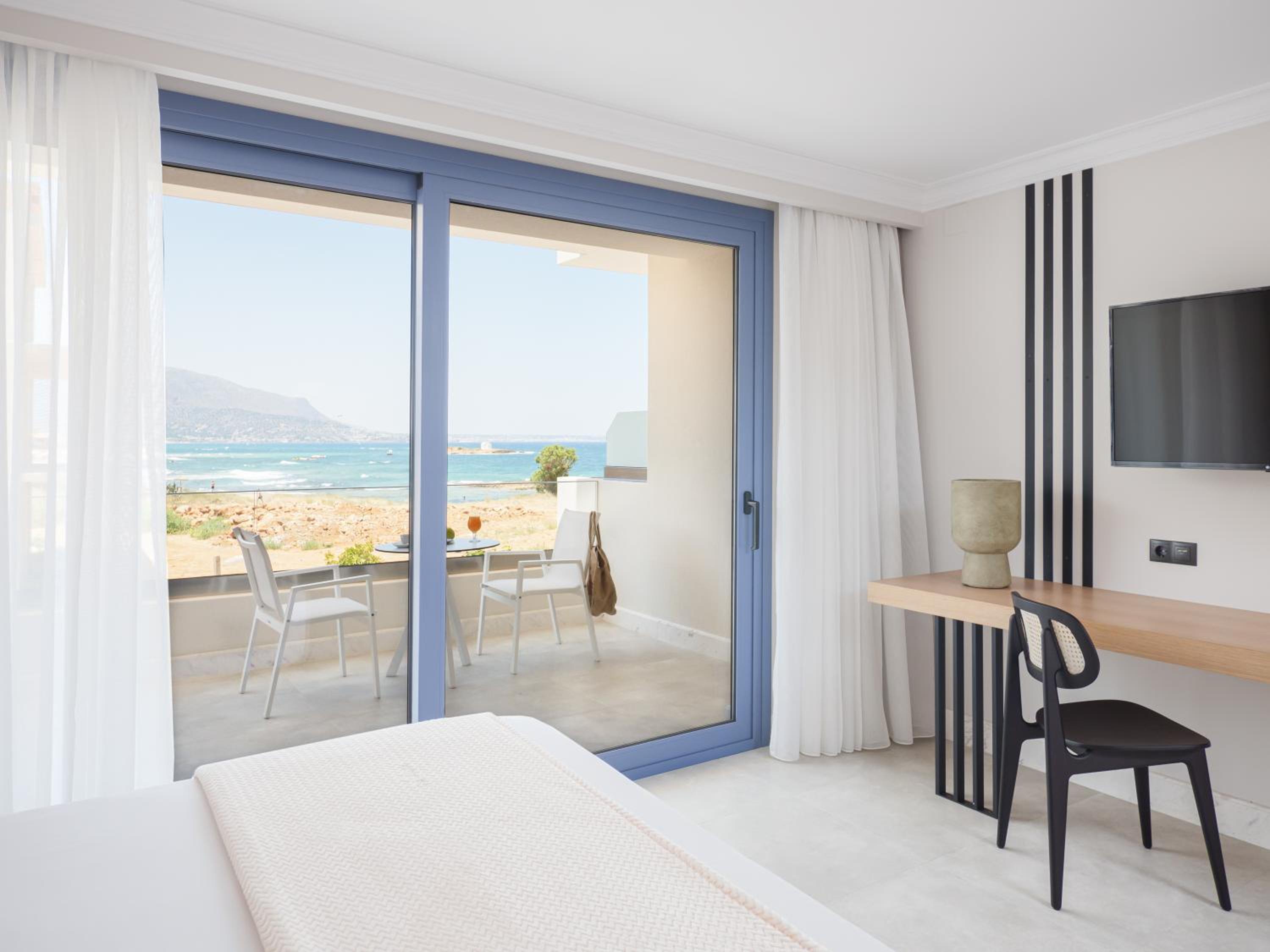 Suite with Side Sea View - Photo 4