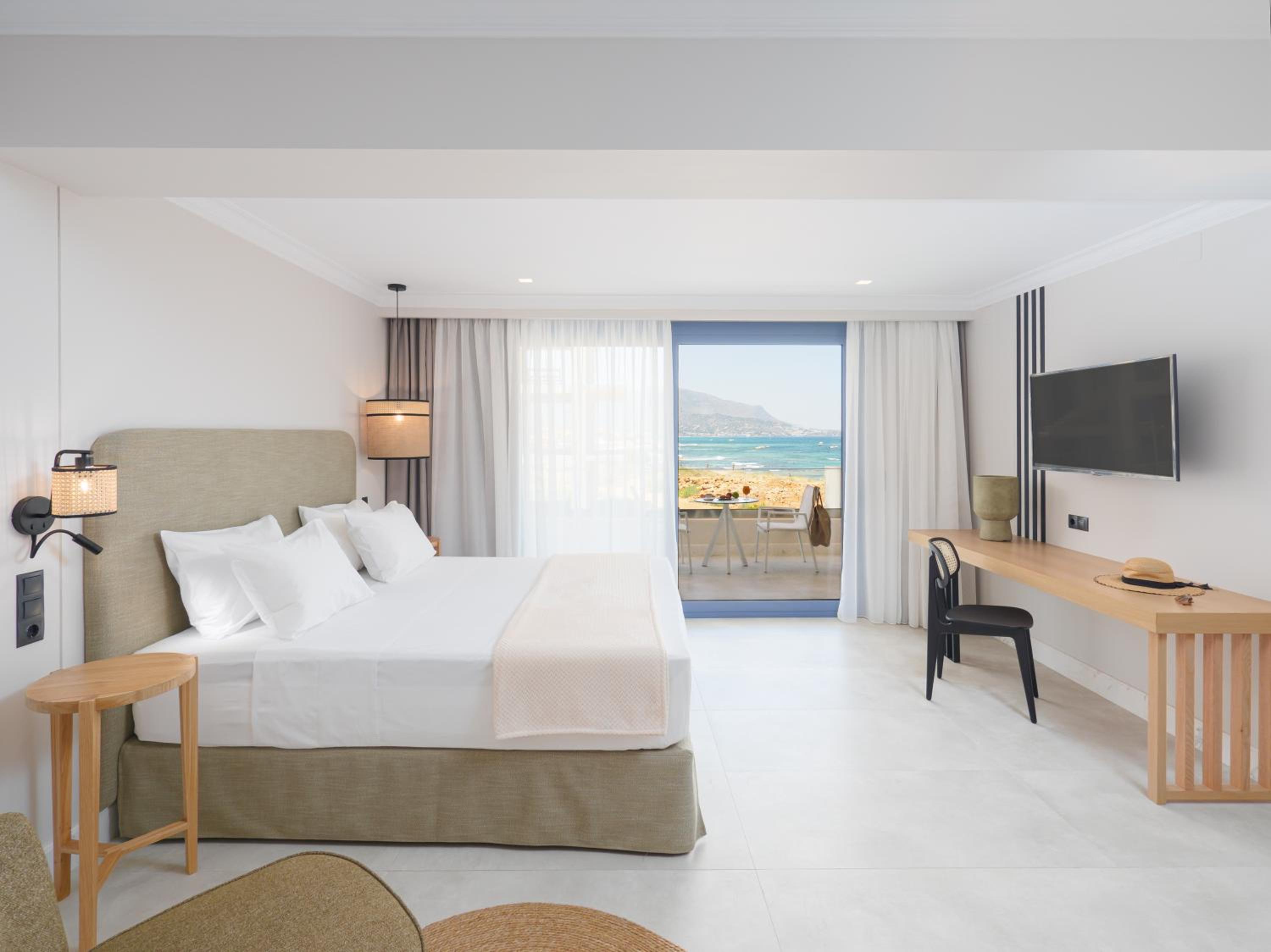 Suite with Side Sea View - Photo 5