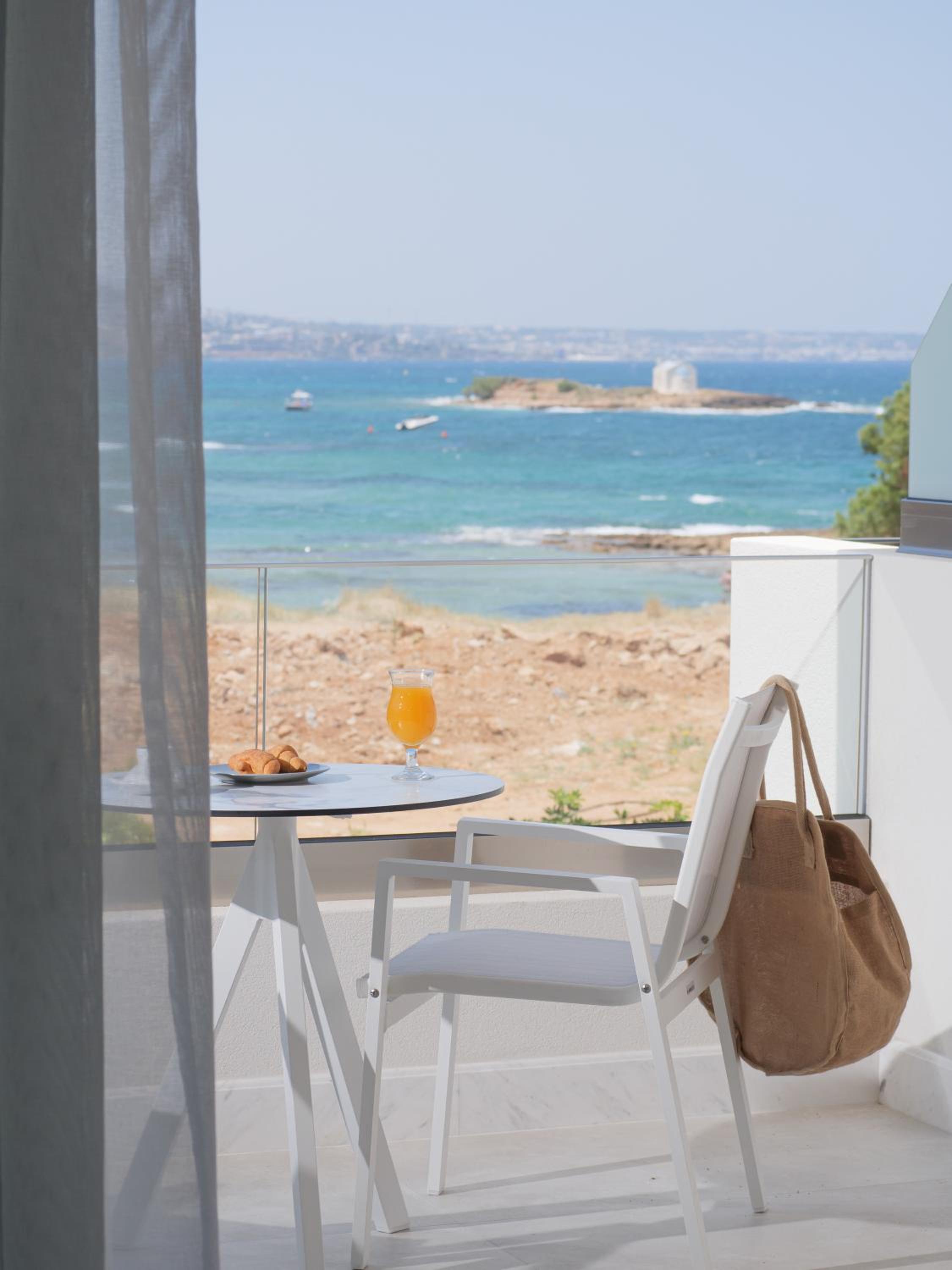 Suite with Side Sea View - Photo 16