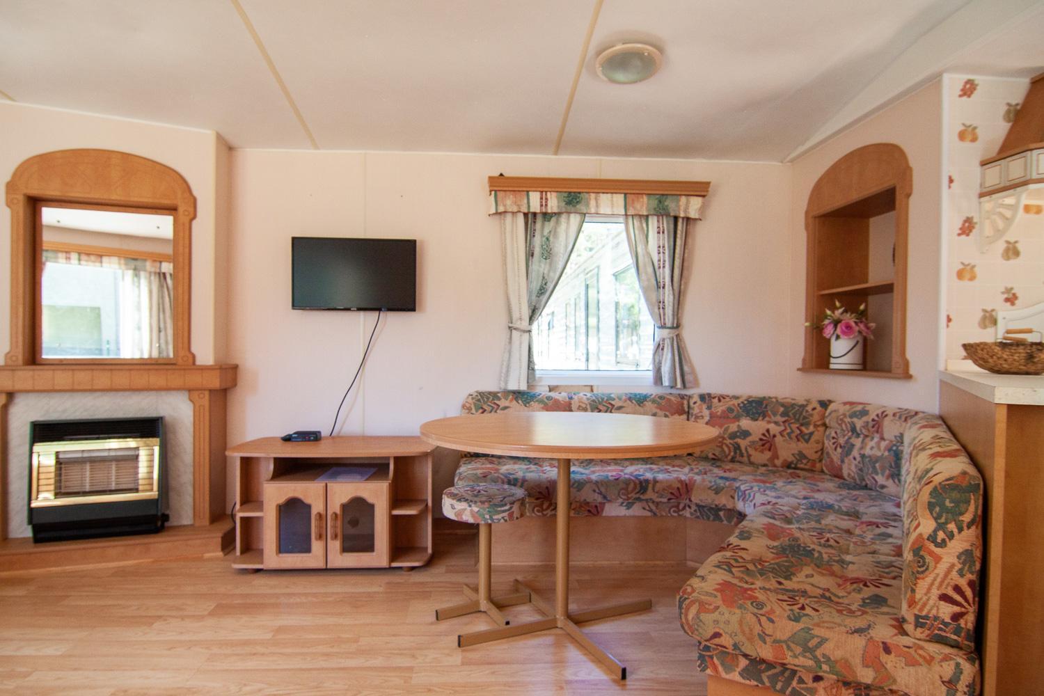 Two-Bedroom House - Photo 4