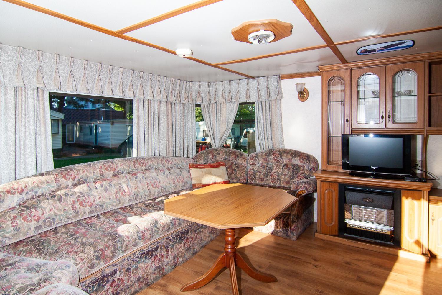 Two-Bedroom House - Photo 6