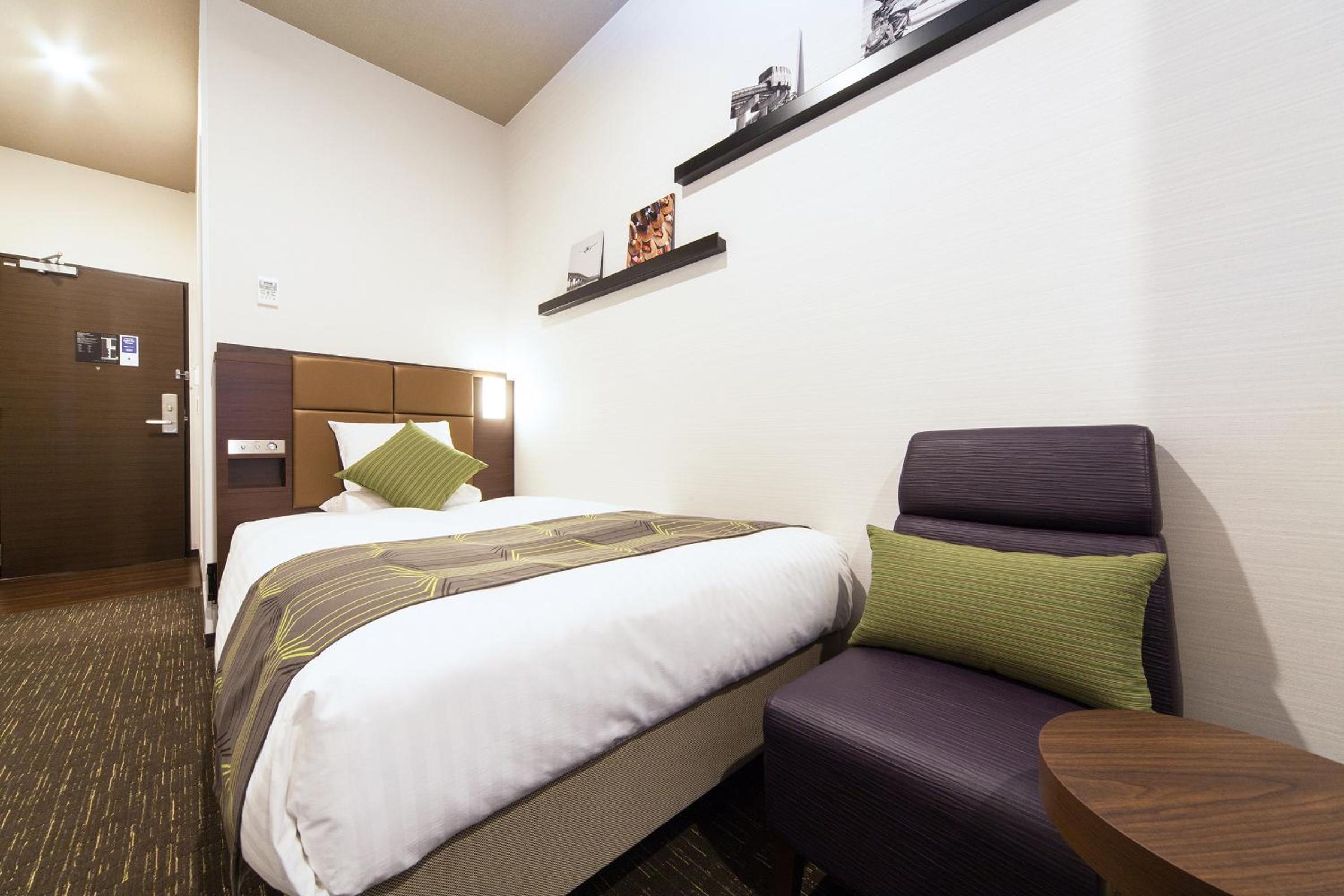 Double Room with Small Double Bed - Non-Smoking - Photo 3