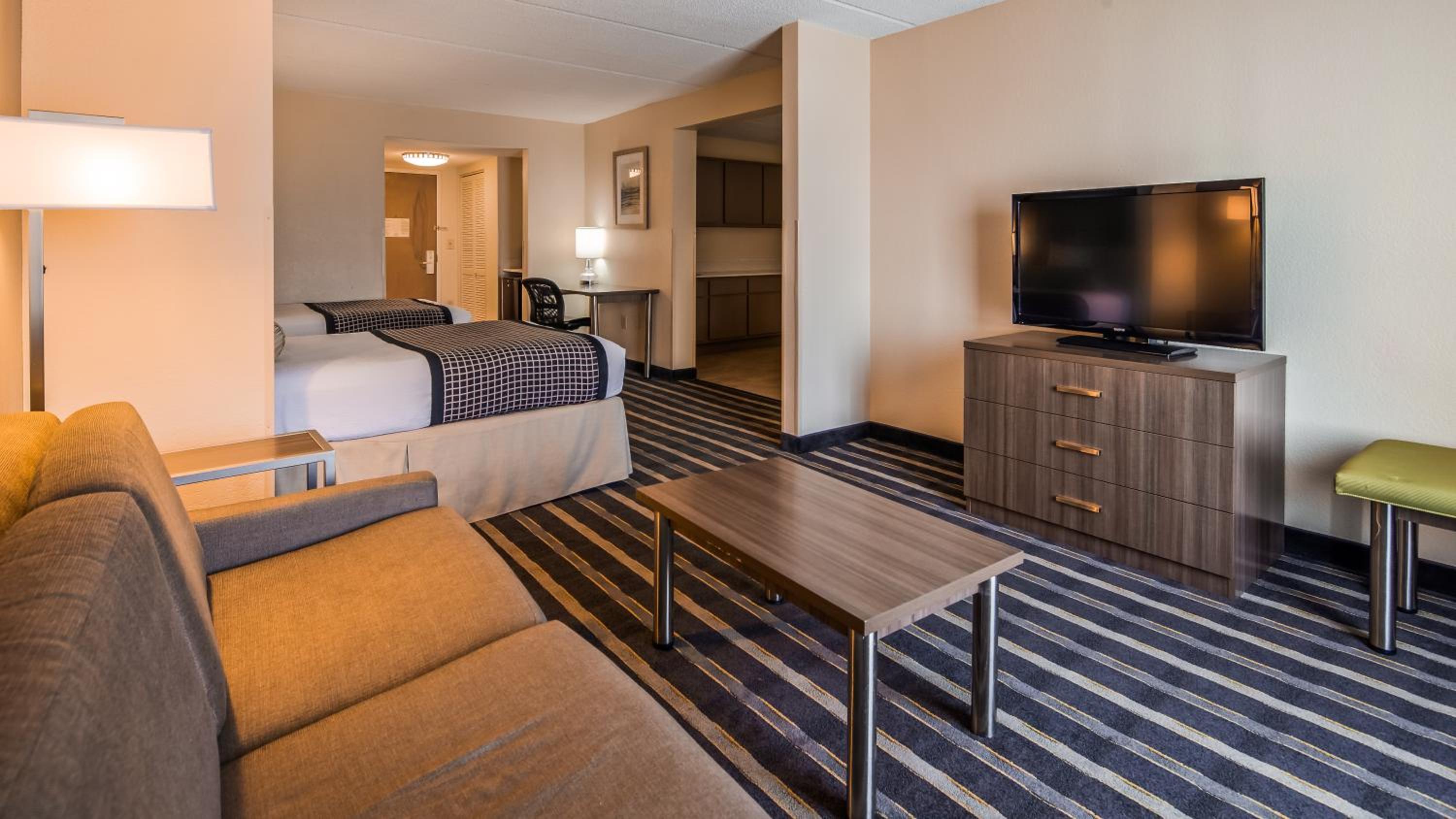 Executive Suite With Two Double Beds