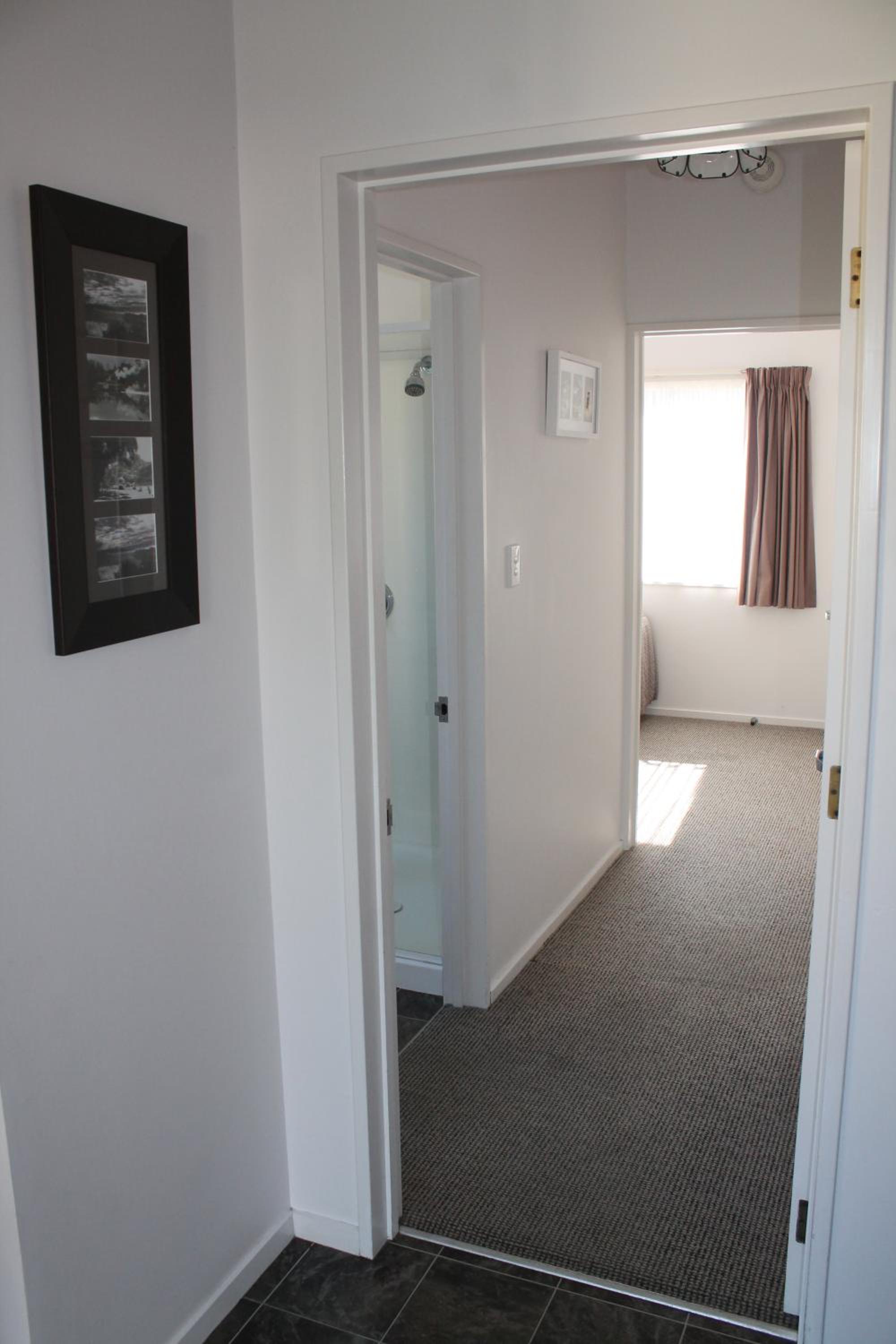 Deluxe Two Bedroom photo 3
