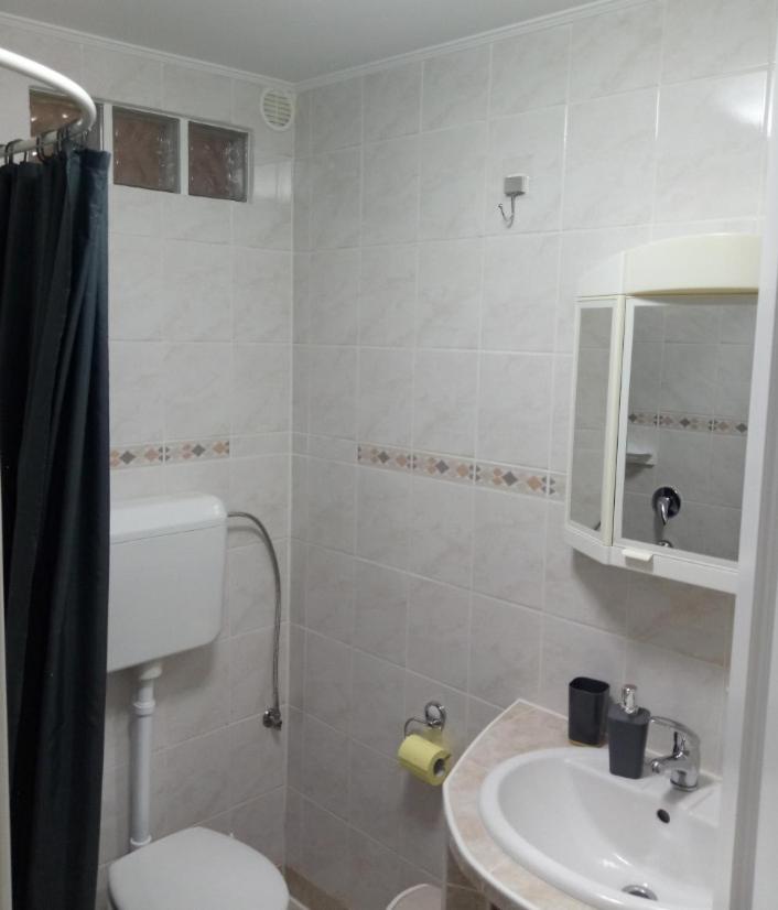 One-Bedroom Apartment - Photo 10
