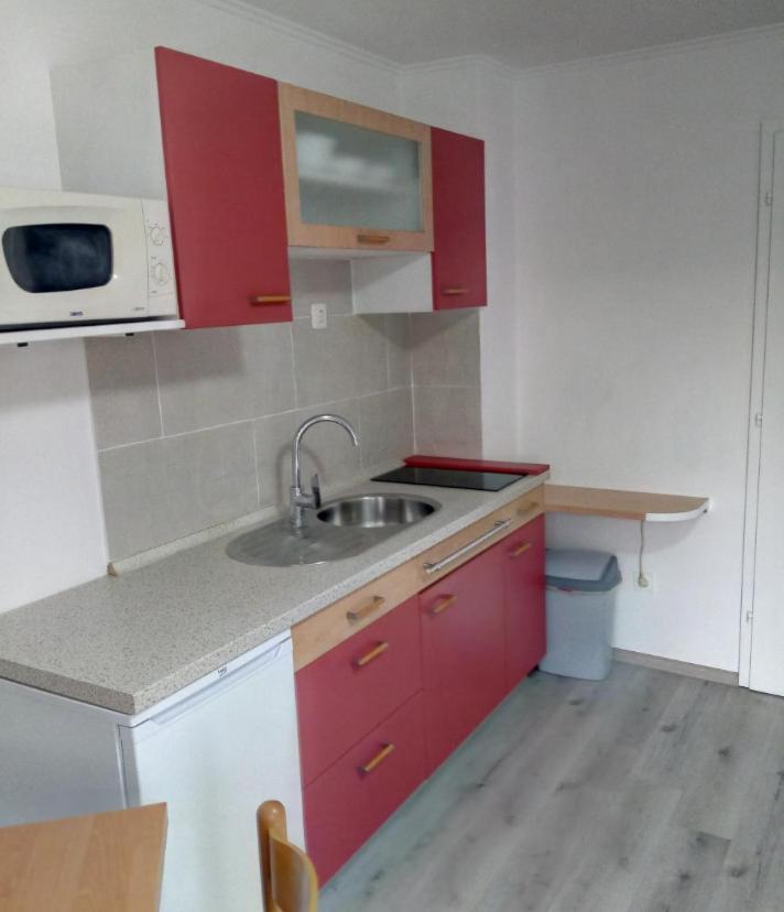 One-Bedroom Apartment - Photo 8