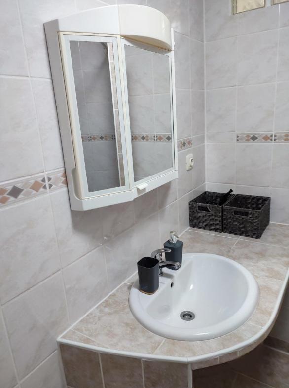 One-Bedroom Apartment - Photo 7