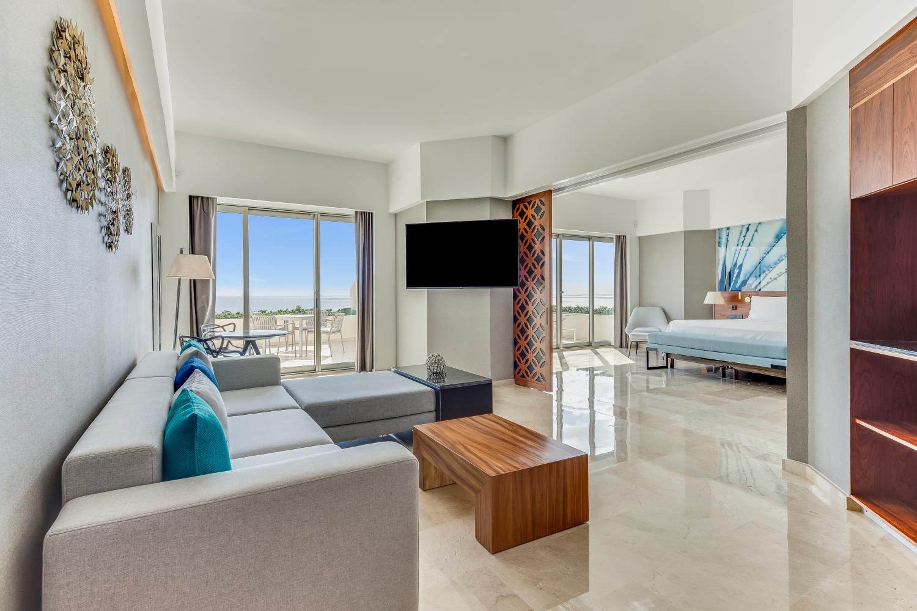 Aqua Suite - Photo 1