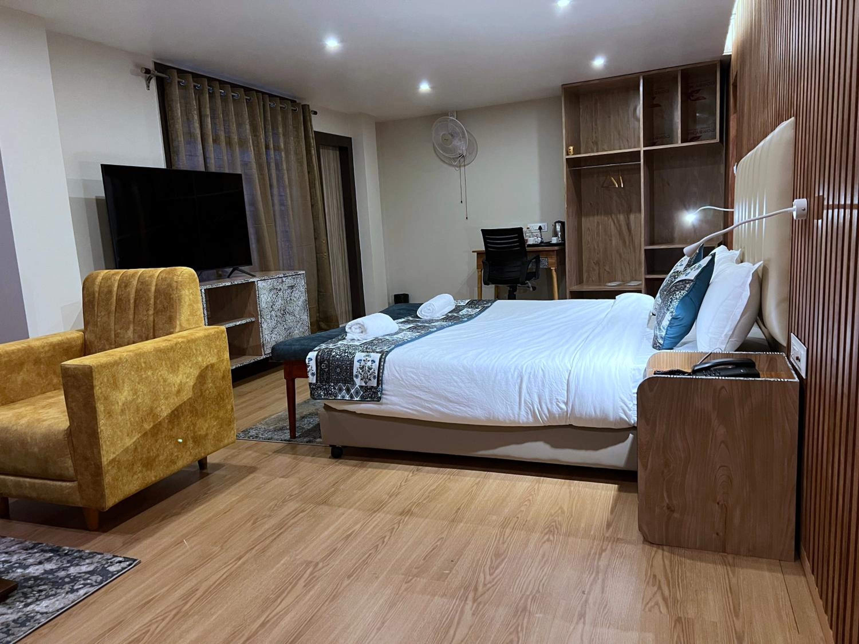 Suite - Photo 4