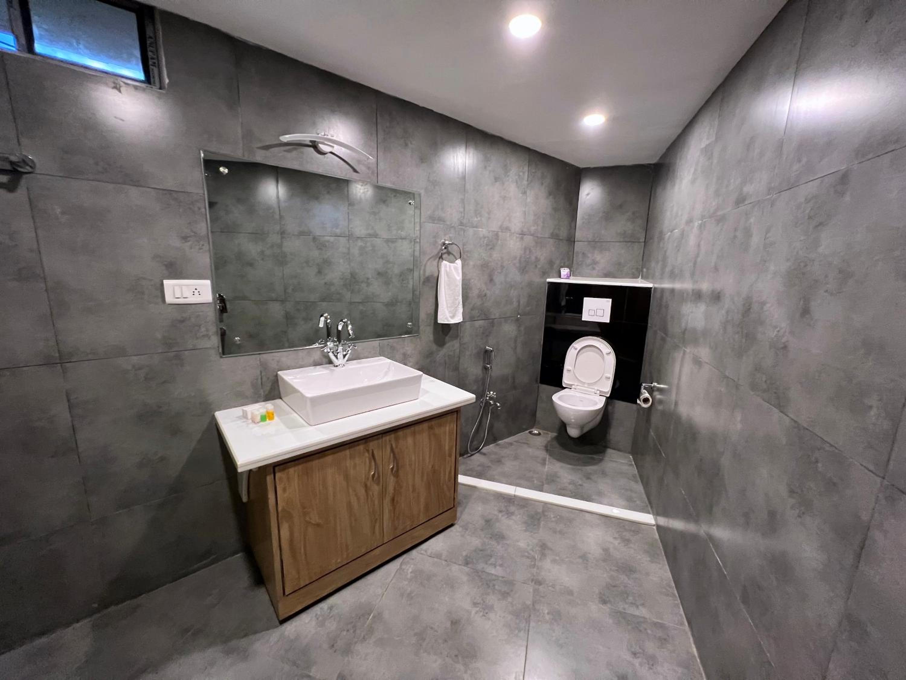 Suite - Photo 6