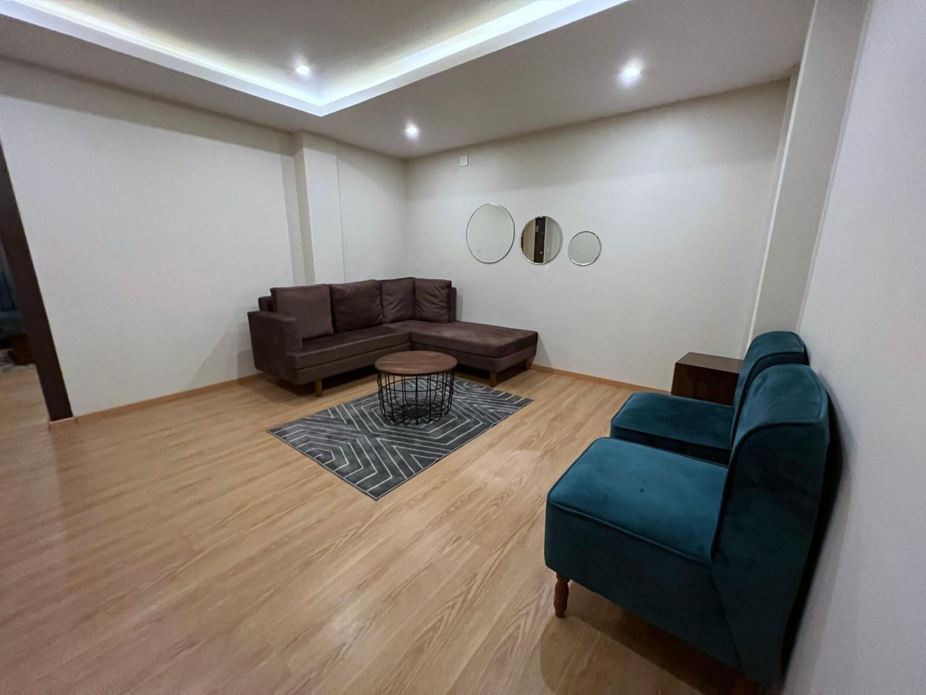 Suite - Photo 8