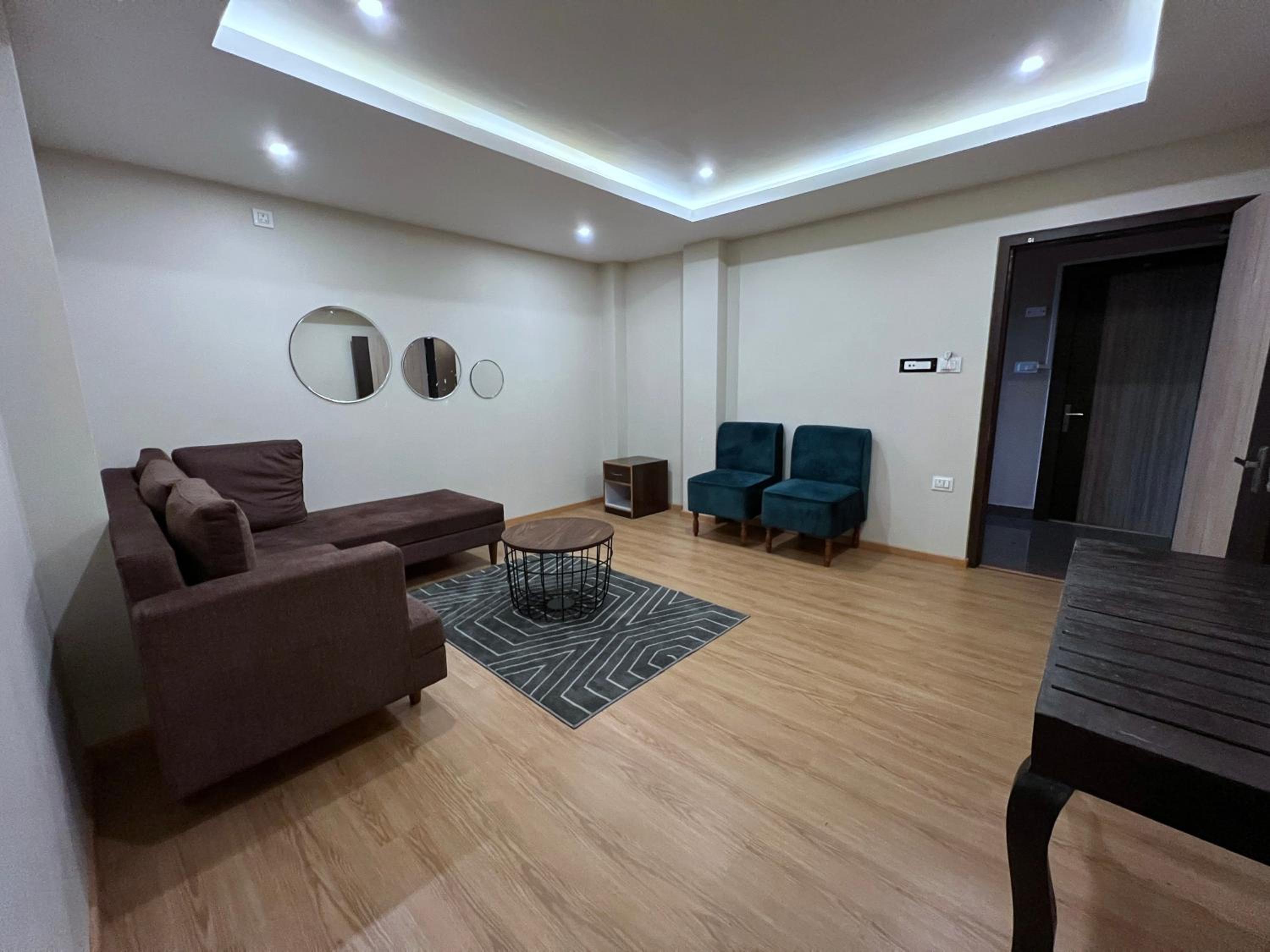 Suite - Photo 2