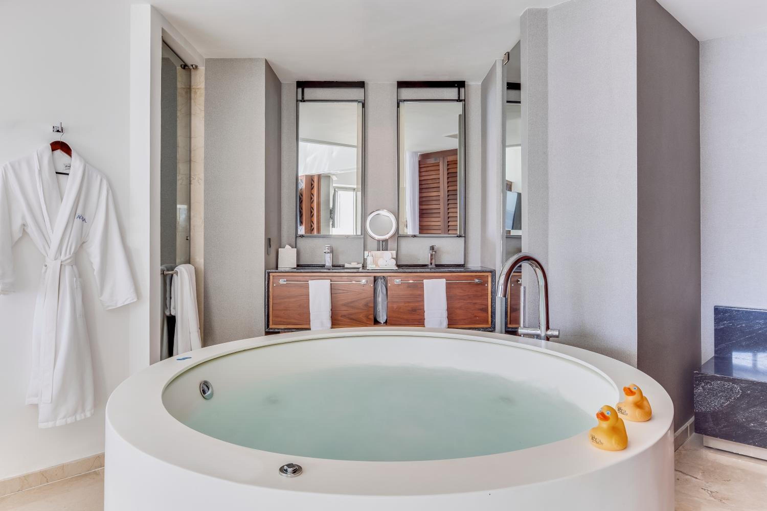 Aqua Suite - Photo 5