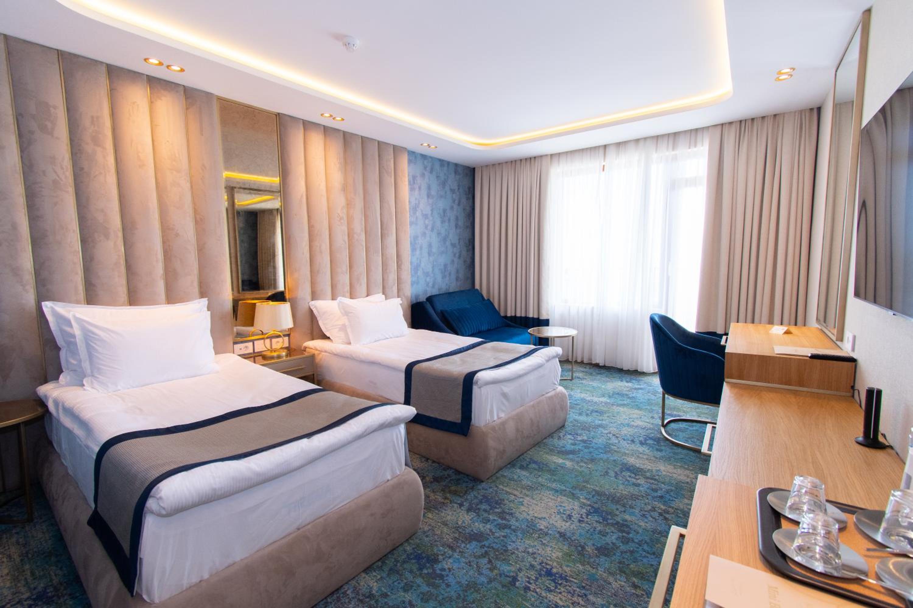 Deluxe Double or Twin Room with Sea View - Free Beach Access - Photo 3