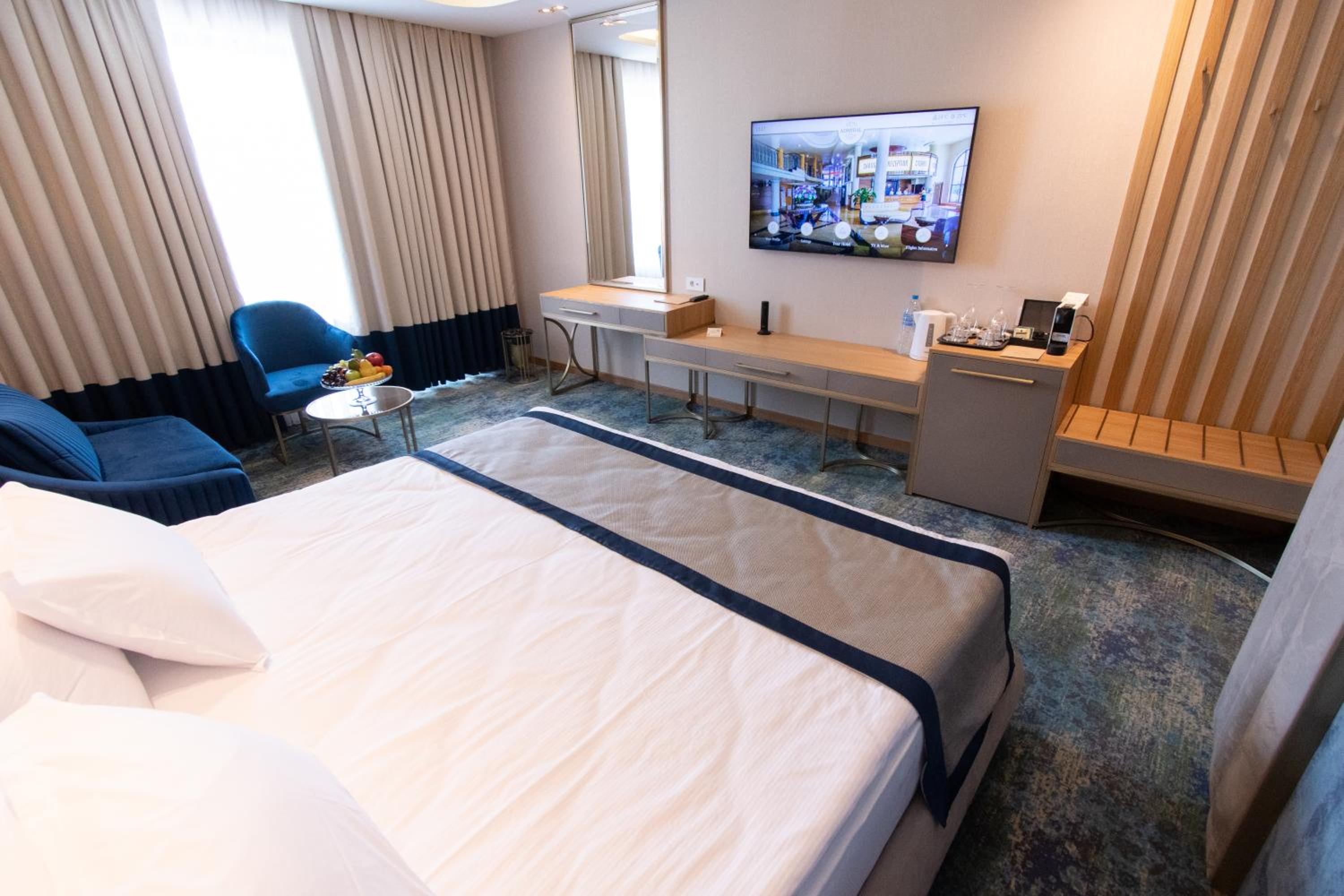Deluxe Double or Twin Room with Sea View - Free Beach Access - Photo 6